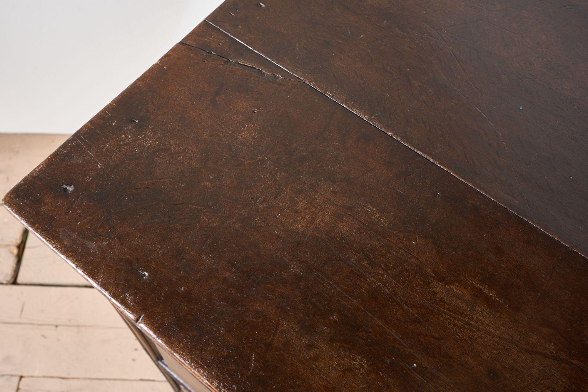 18th century Solid oak chest of drawers in vendita 3