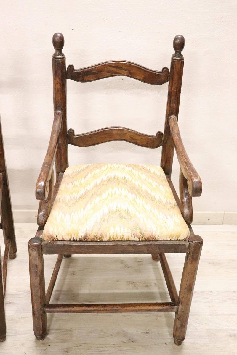 Rustikale Sessel aus massivem Nussbaumholz aus dem 18.  (Louis XVI.) im Angebot