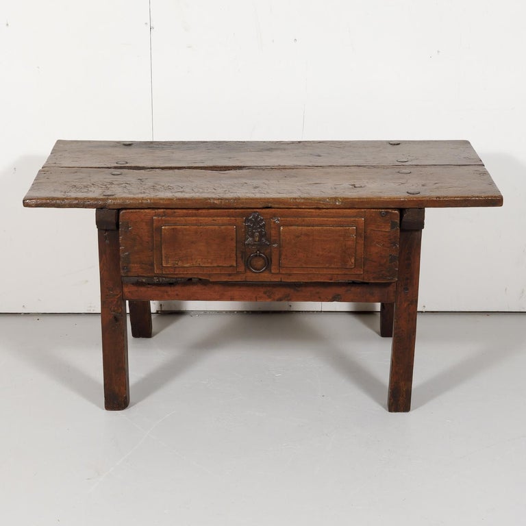 Mid-18th Century 18th Century Solid Walnut Spanish Side Table For Sale
