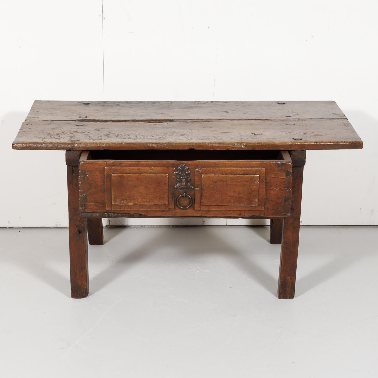 18th Century Solid Walnut Spanish Side Table For Sale 1