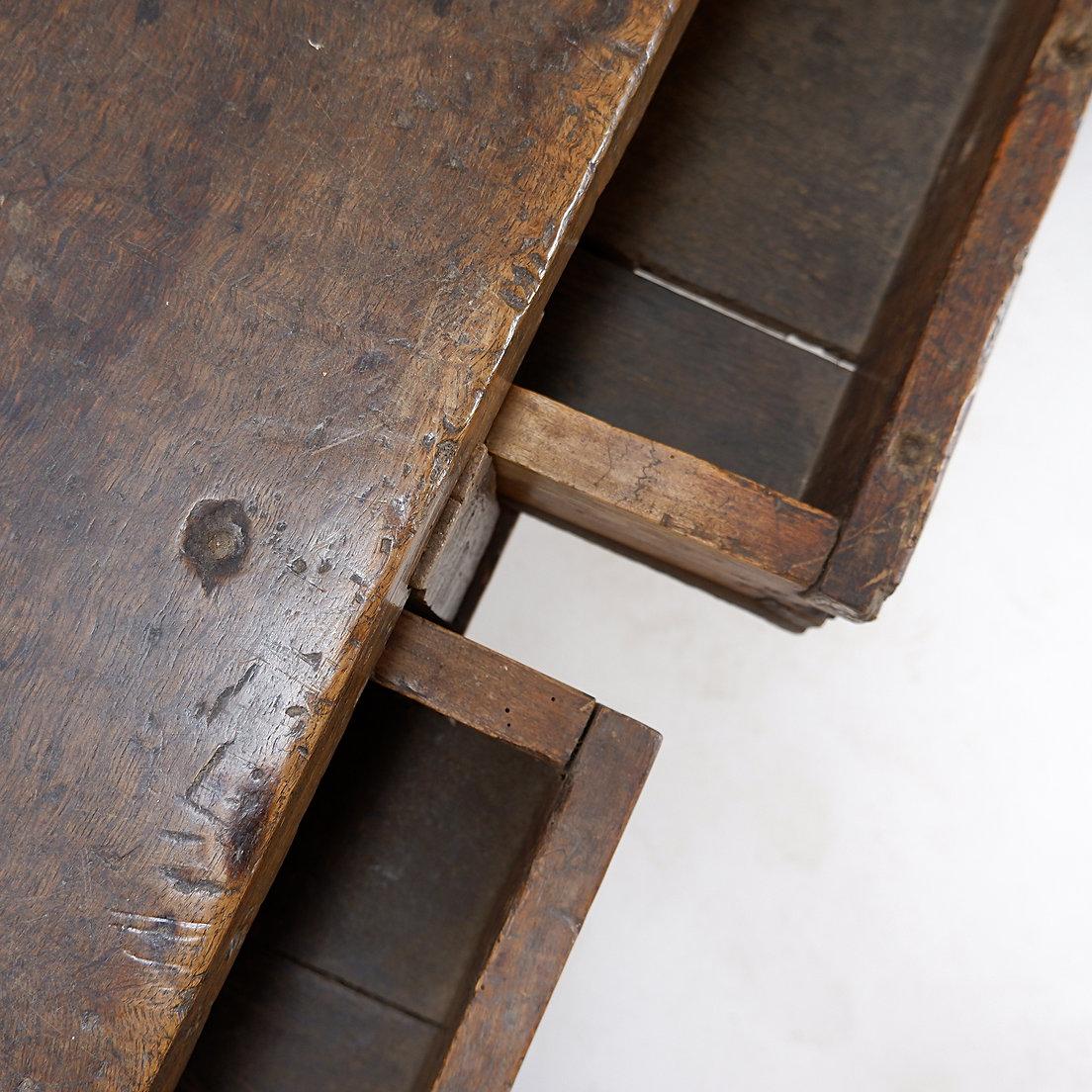 18th Century solide oak Spanish Console table For Sale 6