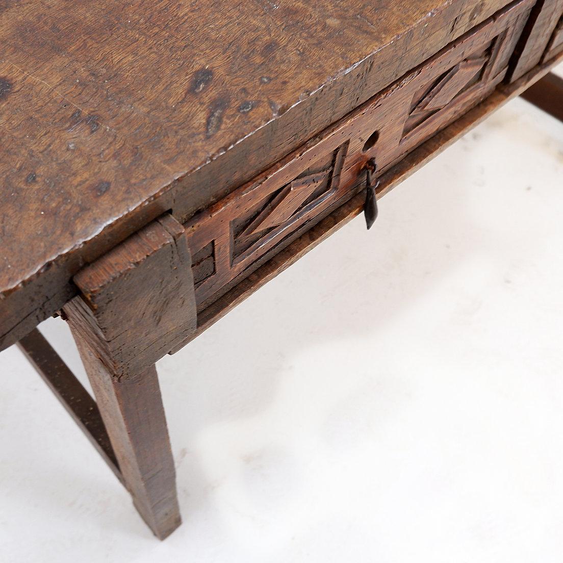 18th Century solide oak Spanish Console table In Good Condition For Sale In Linkebeek, BE
