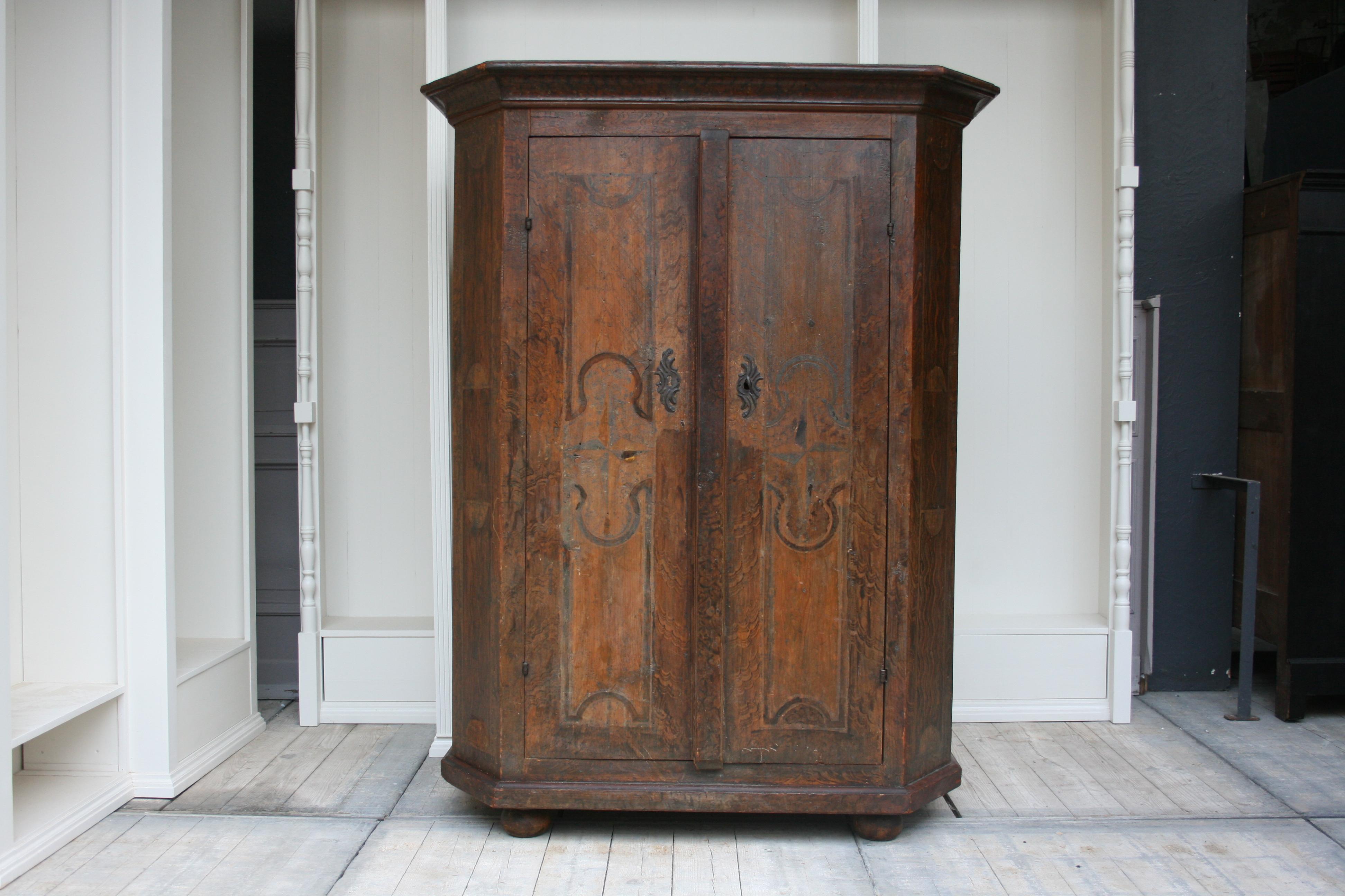 18th Century South German Armoire in Original Paint (Barock)