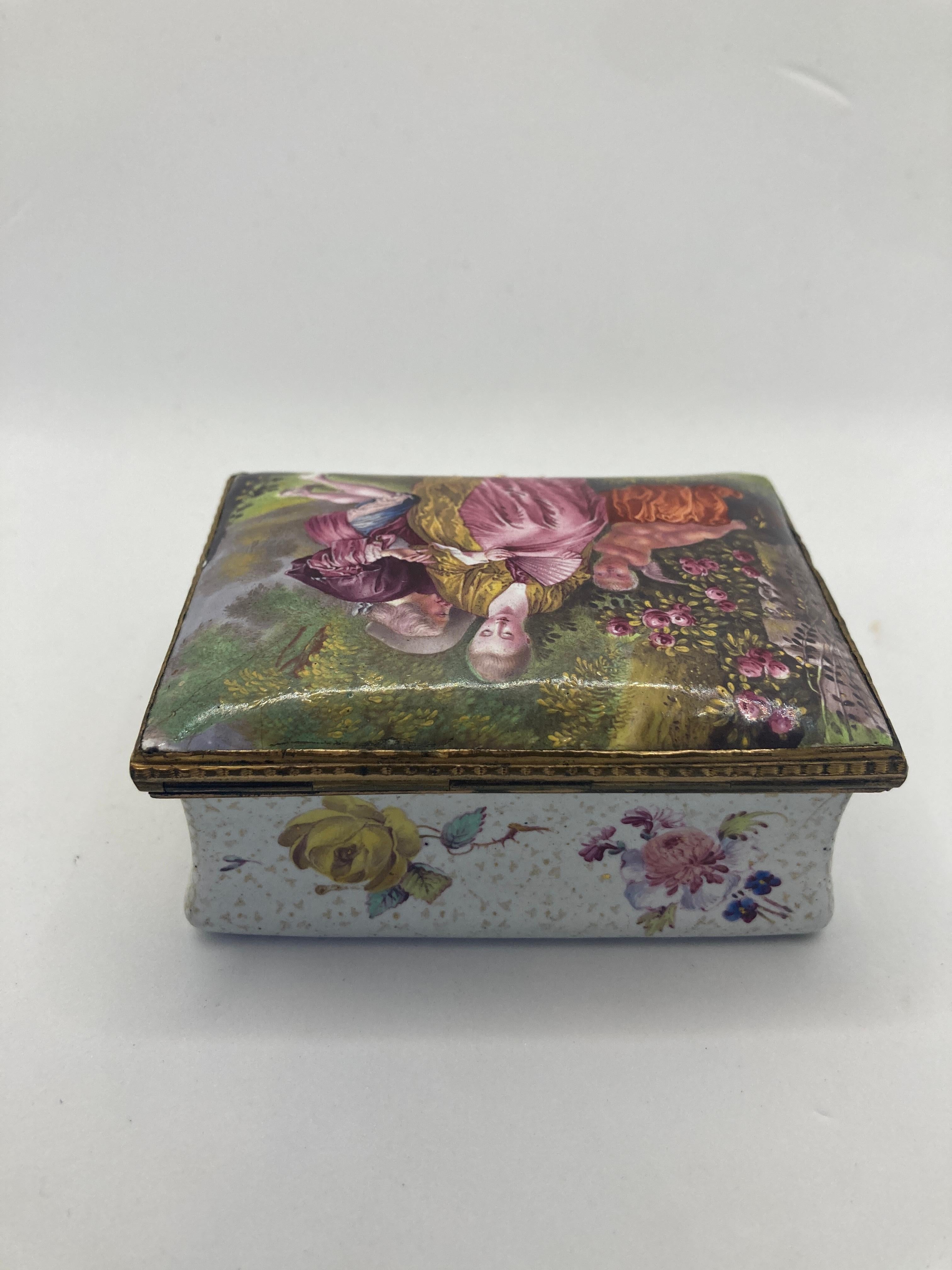 Caja de rapé del siglo XVIII del sur de Staffordshire - 'Cupido en el parque' Esmaltado en venta