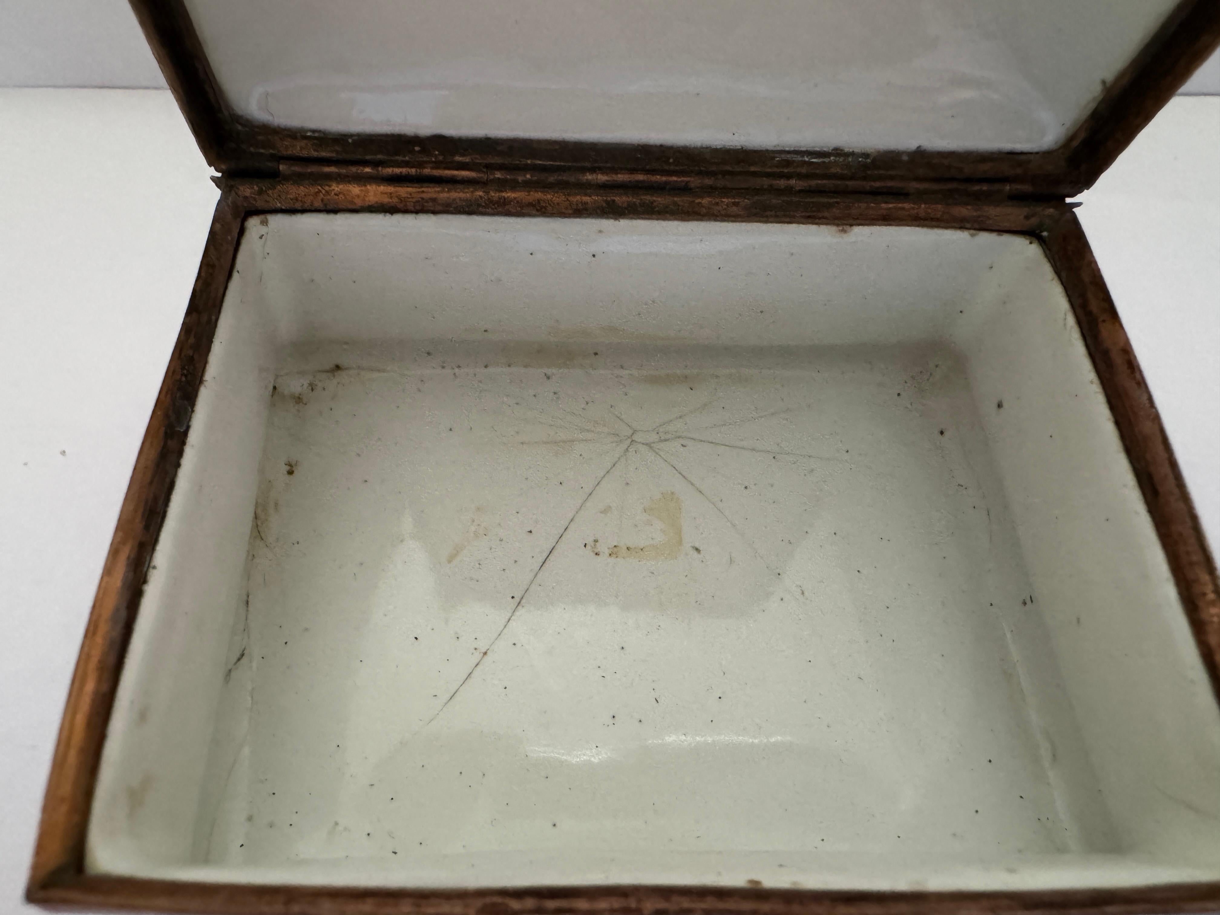 Caja de rapé del siglo XVIII del sur de Staffordshire en venta 4