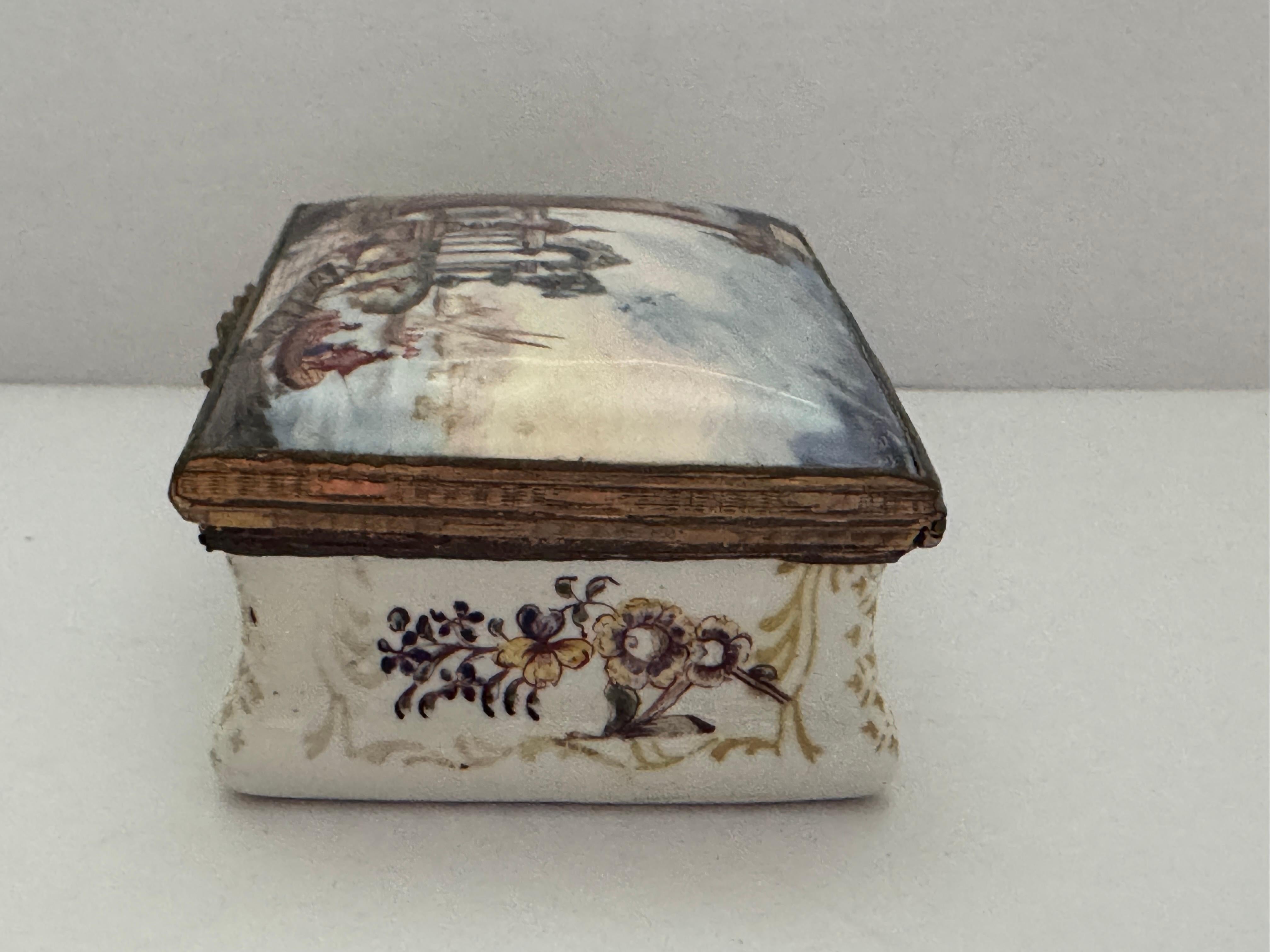 Caja de rapé del siglo XVIII del sur de Staffordshire Inglés en venta