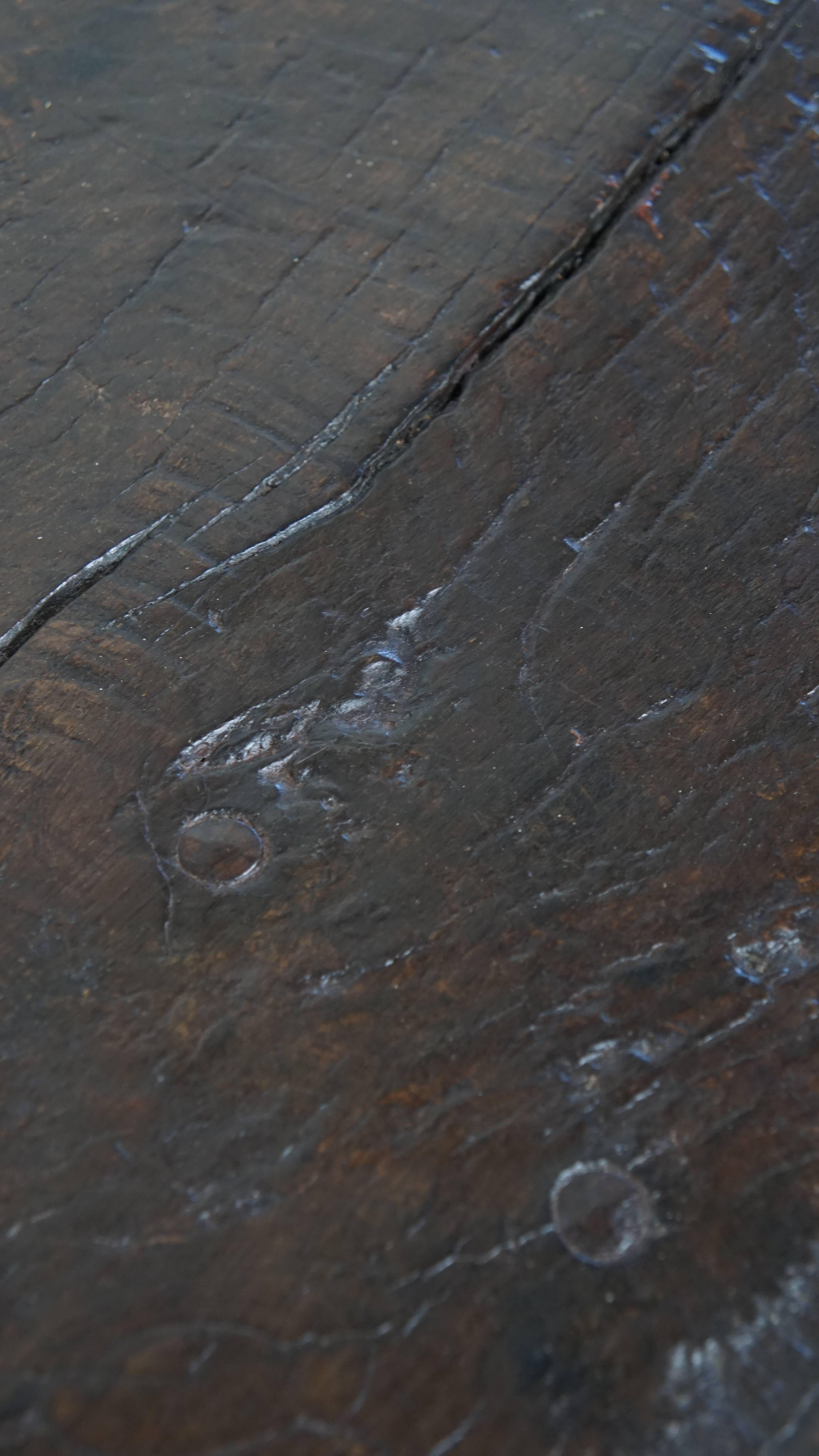 18th-century Southern European antique farmhouse coffee table For Sale 3