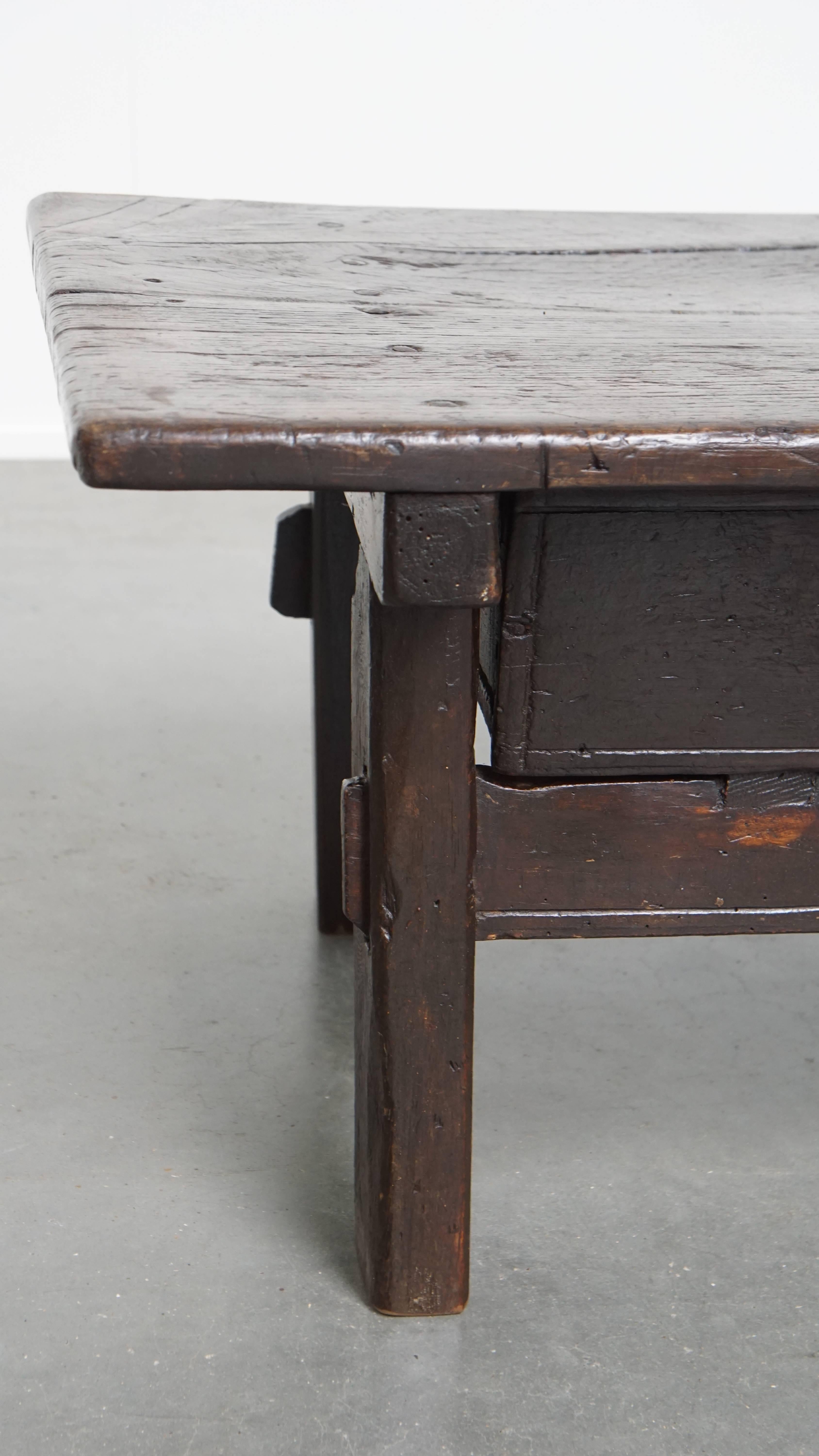 18th-century Southern European antique farmhouse coffee table For Sale 6