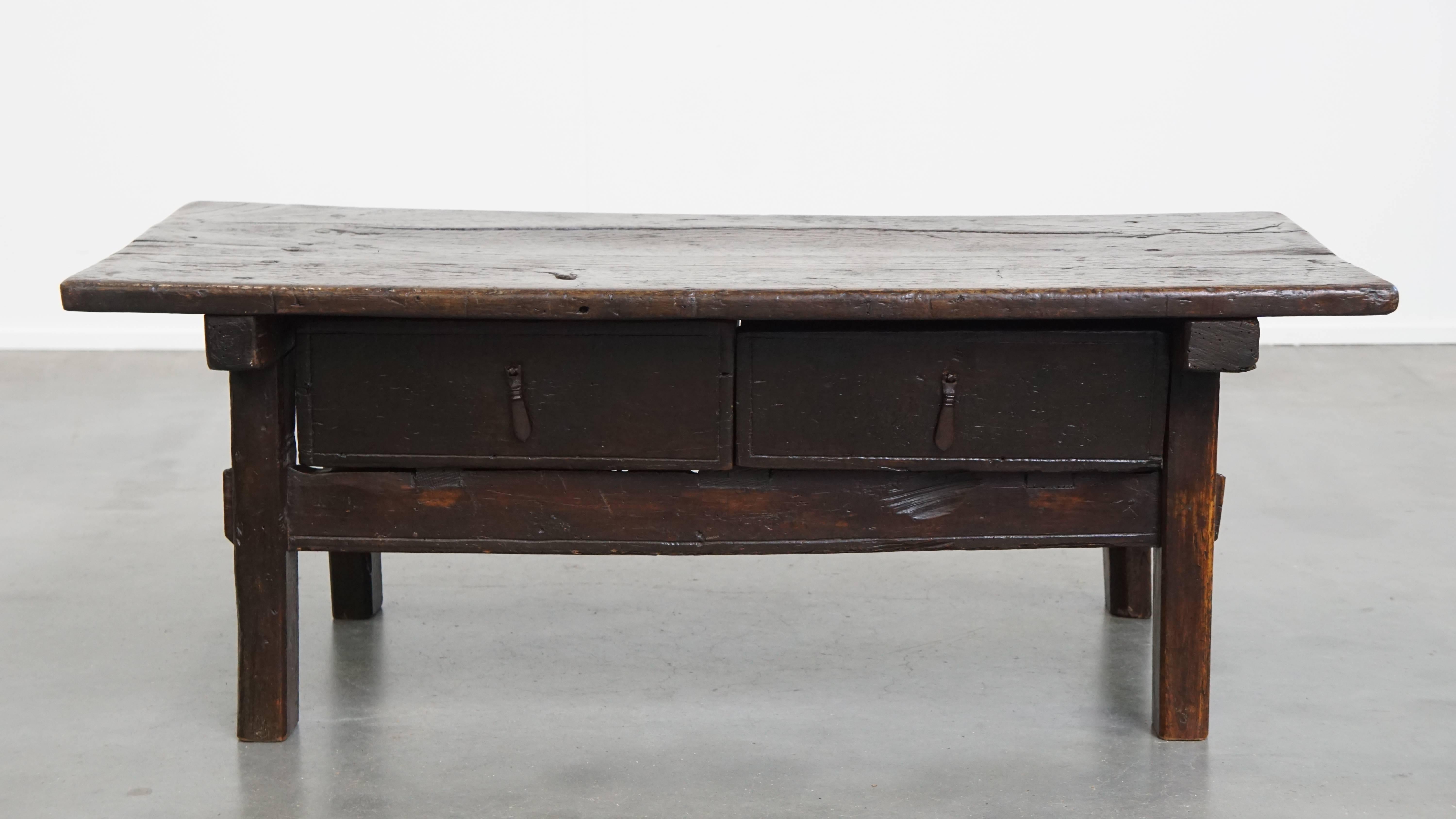 Offered: this sturdy 18th-century Southern European antique farmhouse coffee table with a characterful patina.
This impressive antique farmhouse coffee table is a fantastic addition to almost any interior. With its age and rustic appearance, it adds