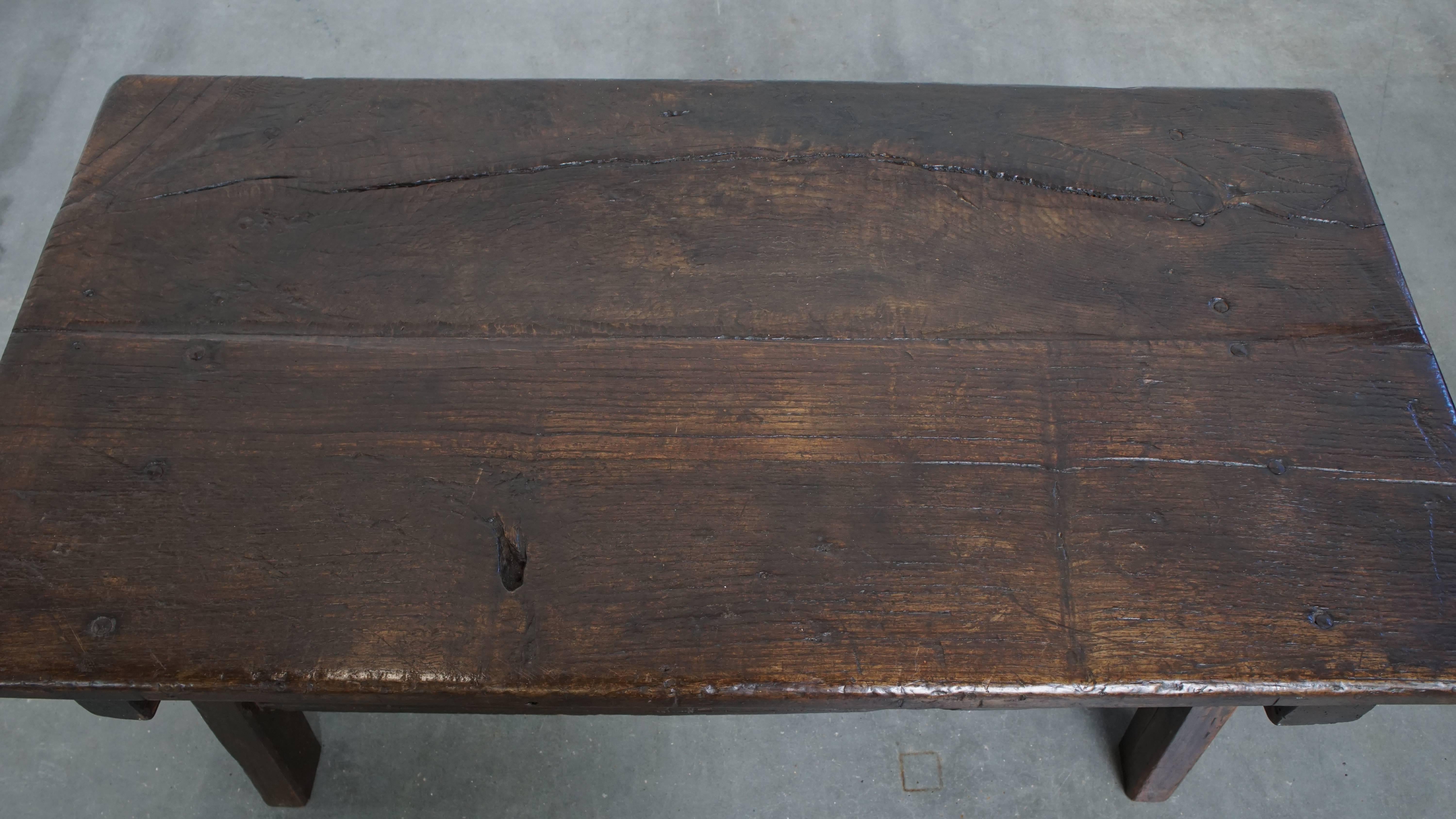 18th Century and Earlier 18th-century Southern European antique farmhouse coffee table For Sale