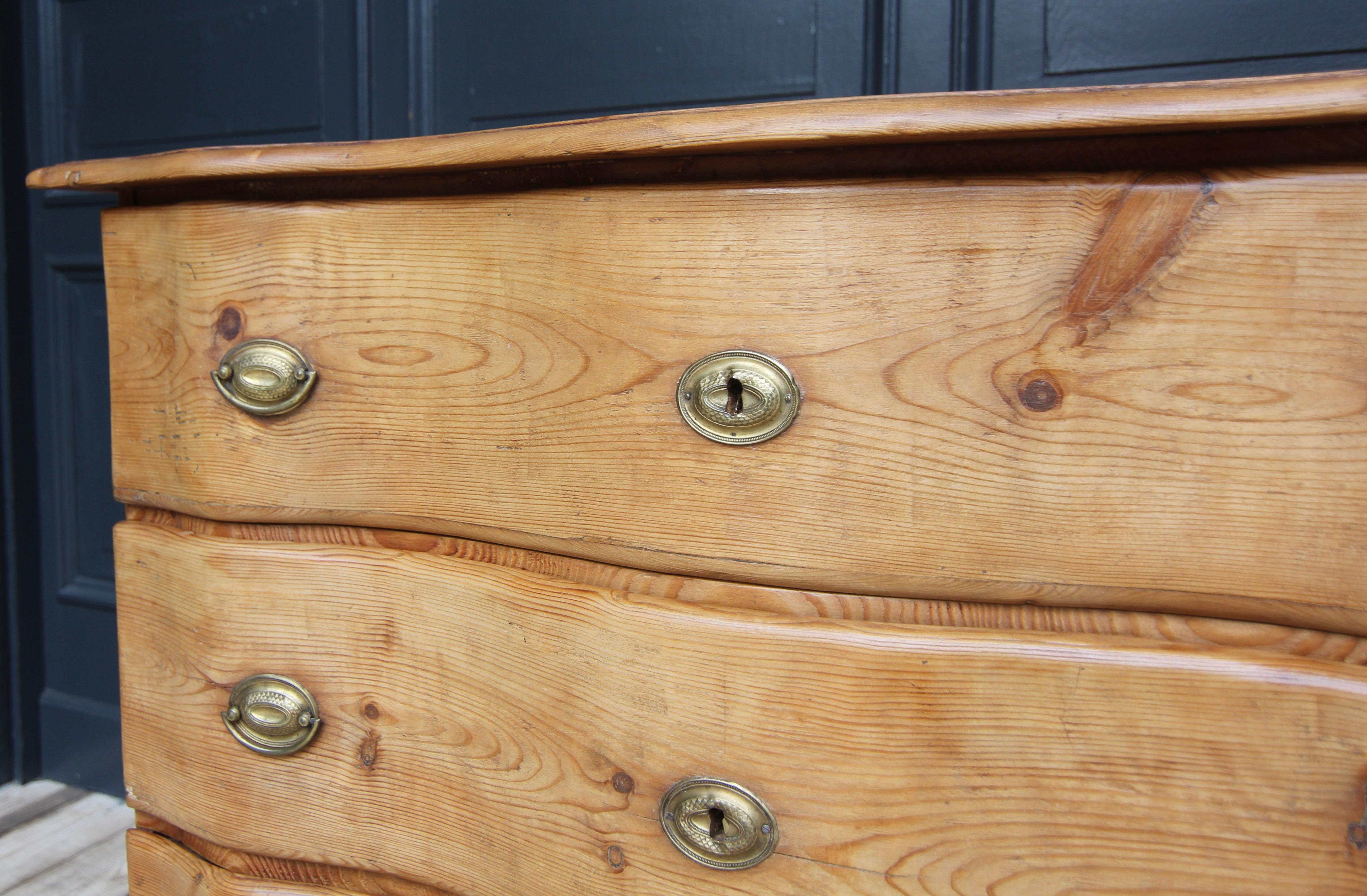 Commode baroque du sud de l'Allemagne du XVIIIe siècle en vente 7