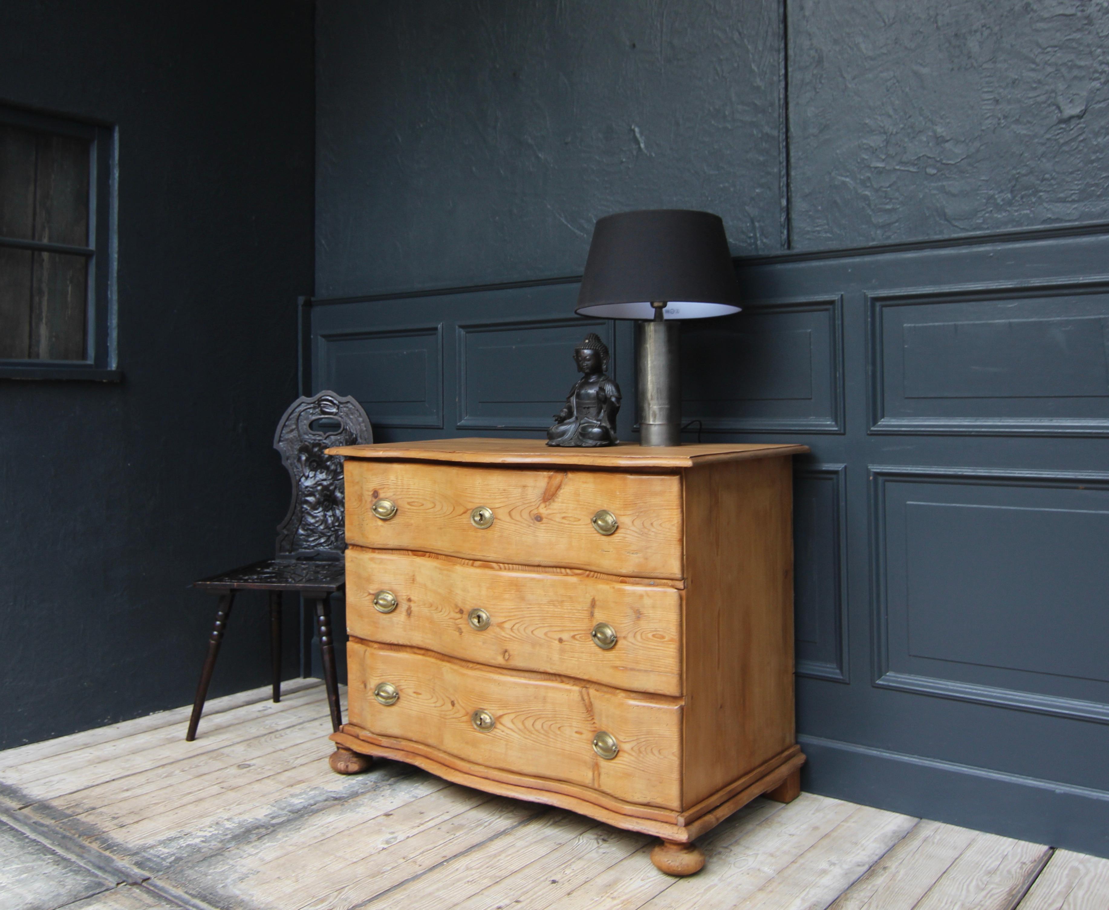 Baroque Commode baroque du sud de l'Allemagne du XVIIIe siècle en vente