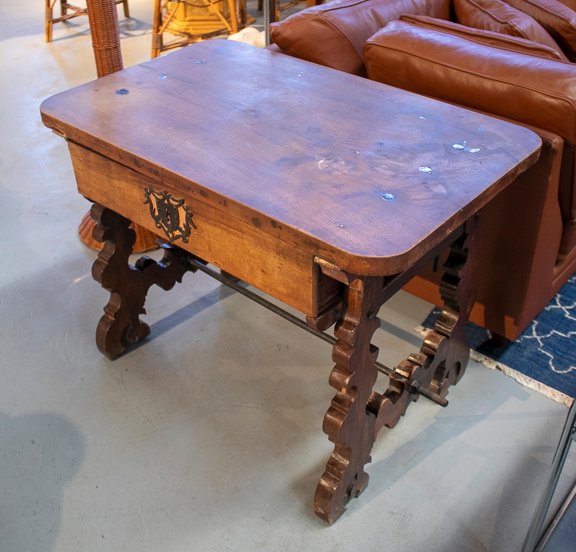 18th Century Spanish 1-Drawer Walnut Console Table w/ Original Iron Hardware In Good Condition For Sale In Marbella, ES