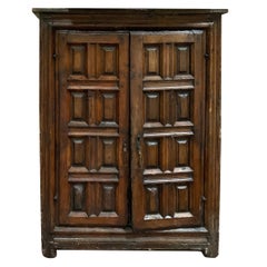 Armadio spagnolo del XVIII secolo