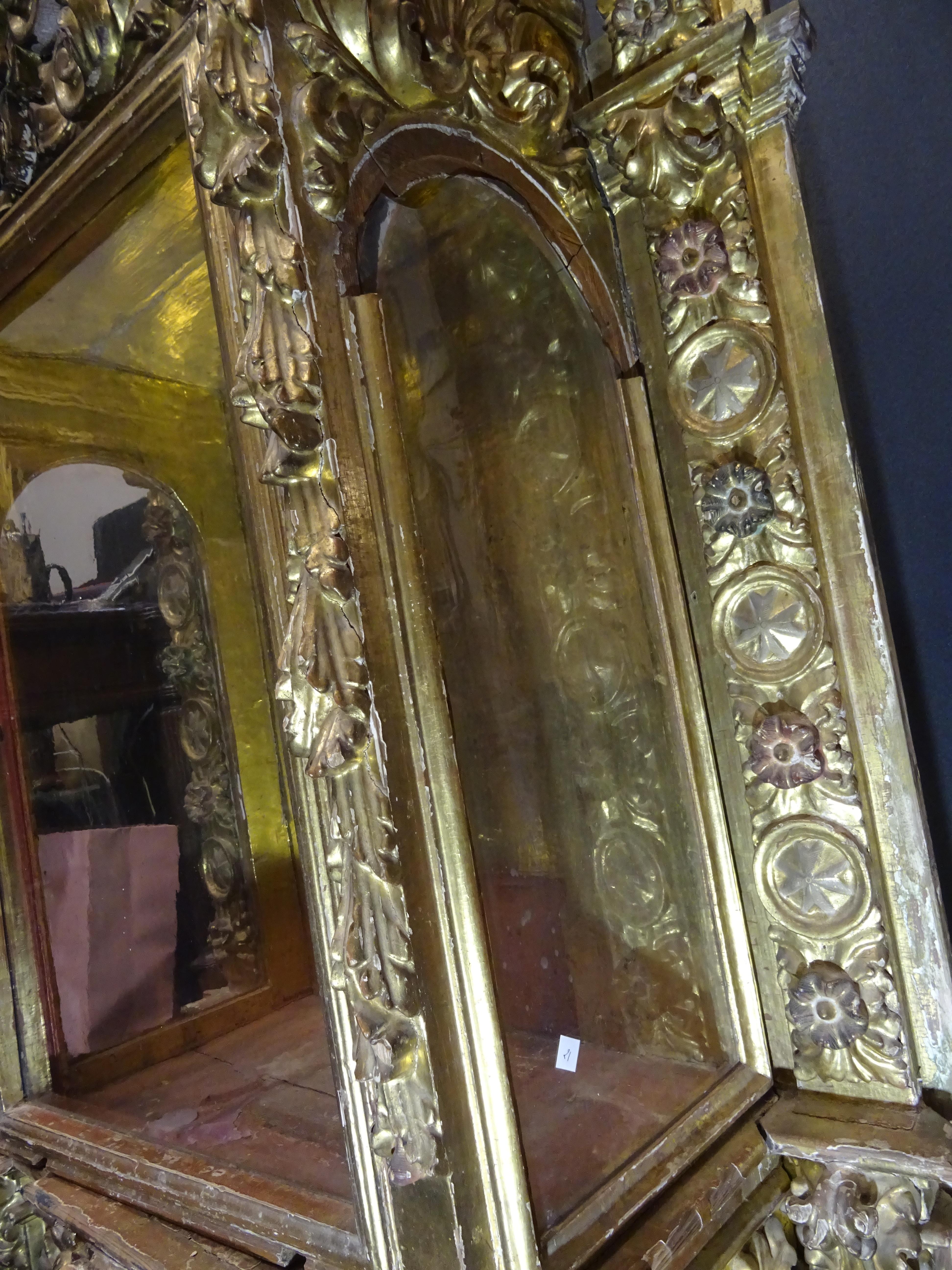 18thSpanish Baroque  Display Carved Gilded Wood and Blown Glass  9