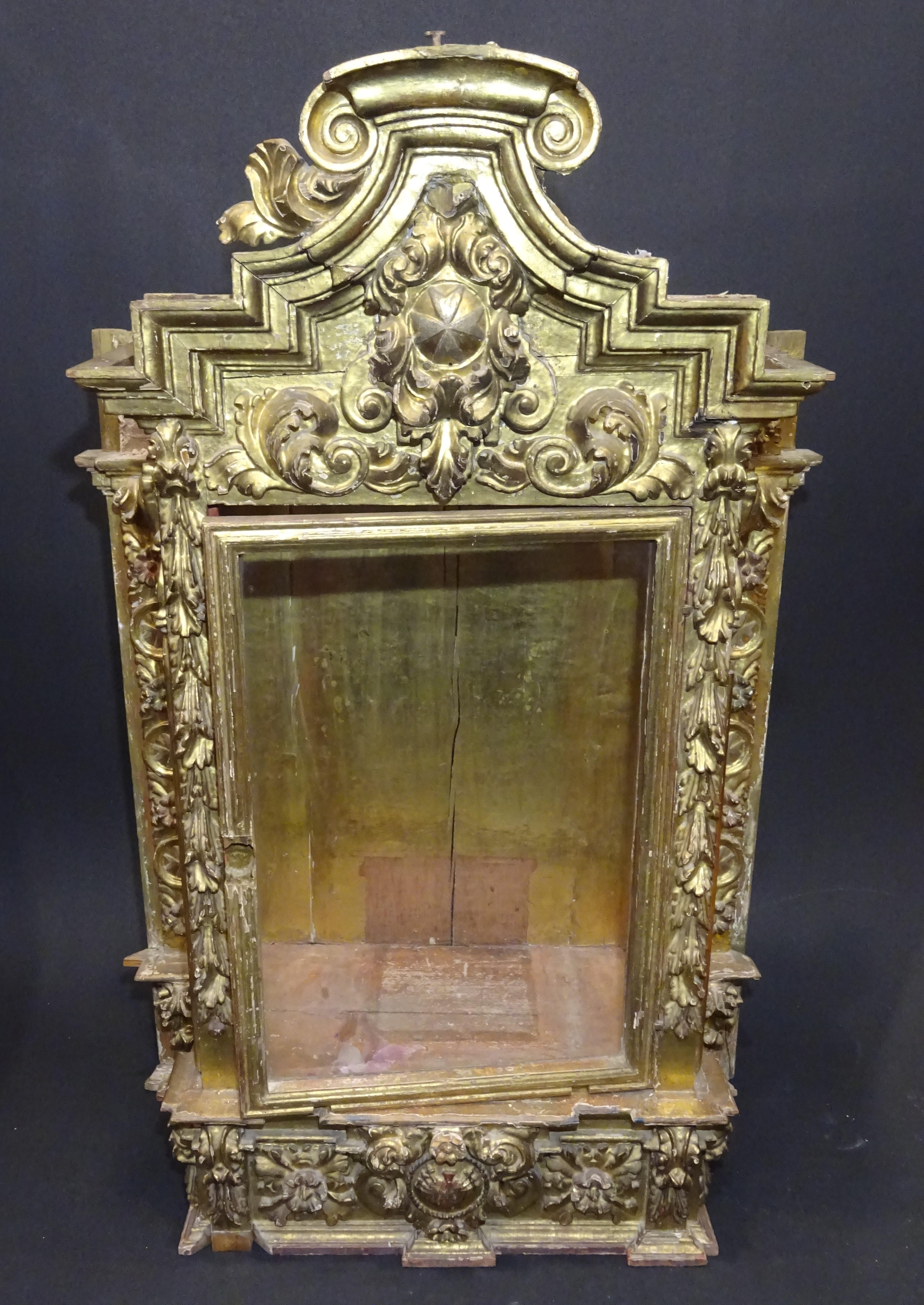 18thSpanish Baroque  Display Carved Gilded Wood and Blown Glass  In Fair Condition In Valladolid, ES