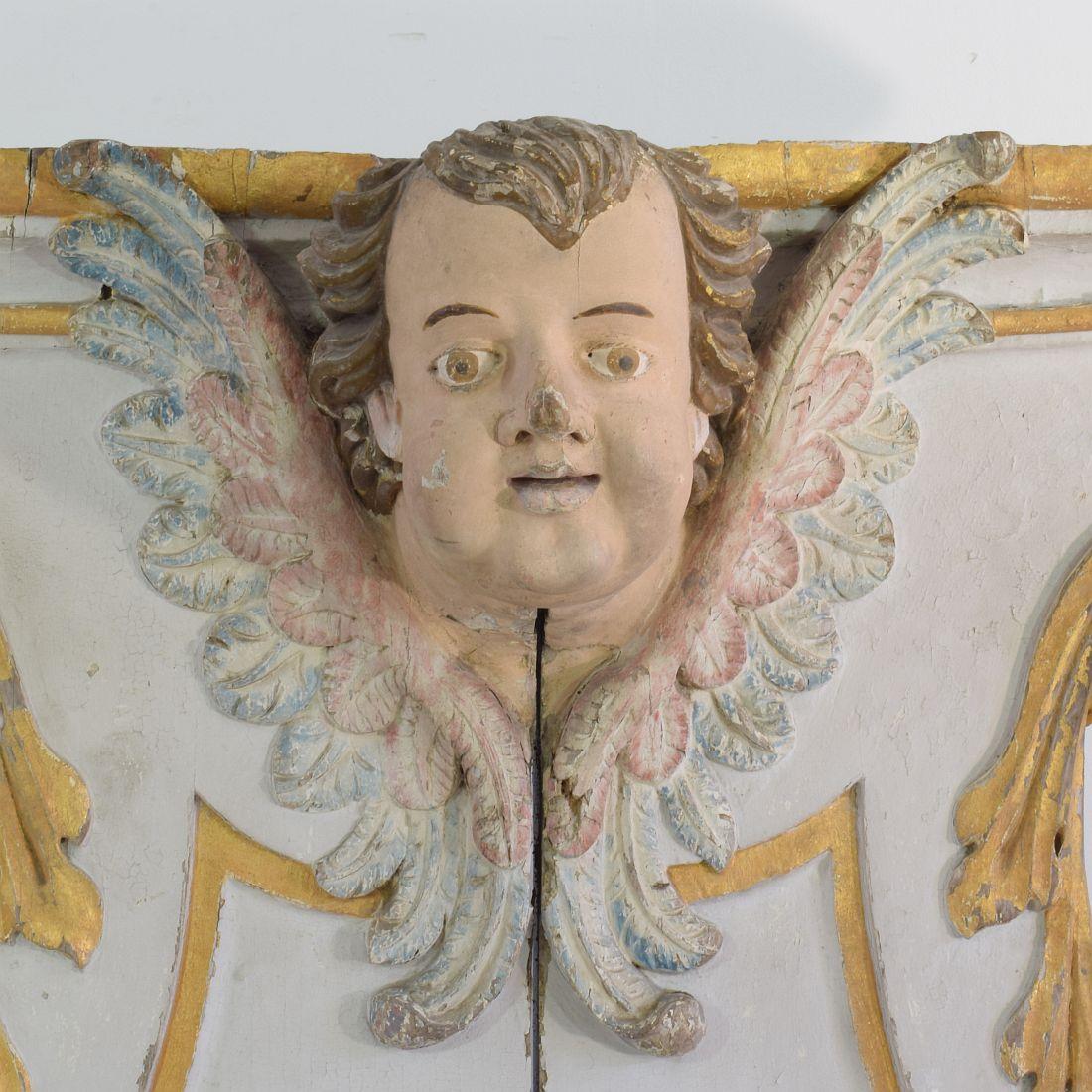 18th Century Spanish Baroque Carved Giltwood Altar Ornament with Angel Head For Sale 2