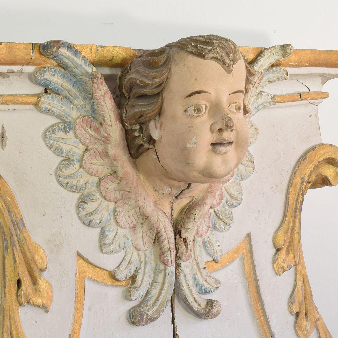 18th Century Spanish Baroque Carved Giltwood Altar Ornament with Angel Head For Sale 3