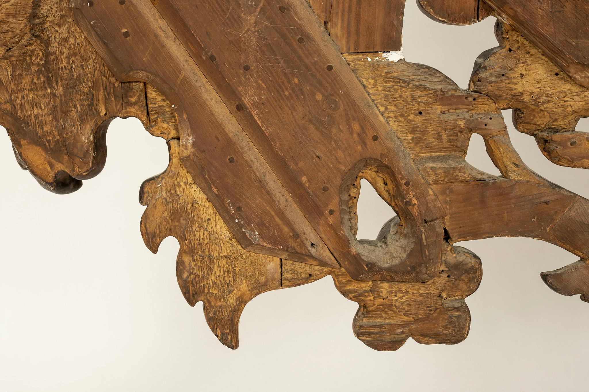 18th Century Spanish Baroque Gilt Wood Mirror For Sale 9