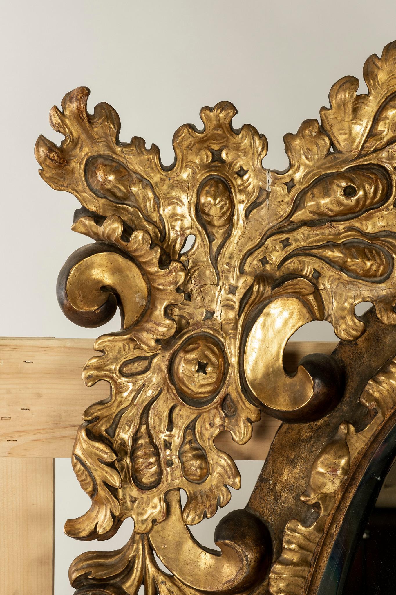 18th Century Spanish Baroque Gilt Wood Mirror For Sale 2