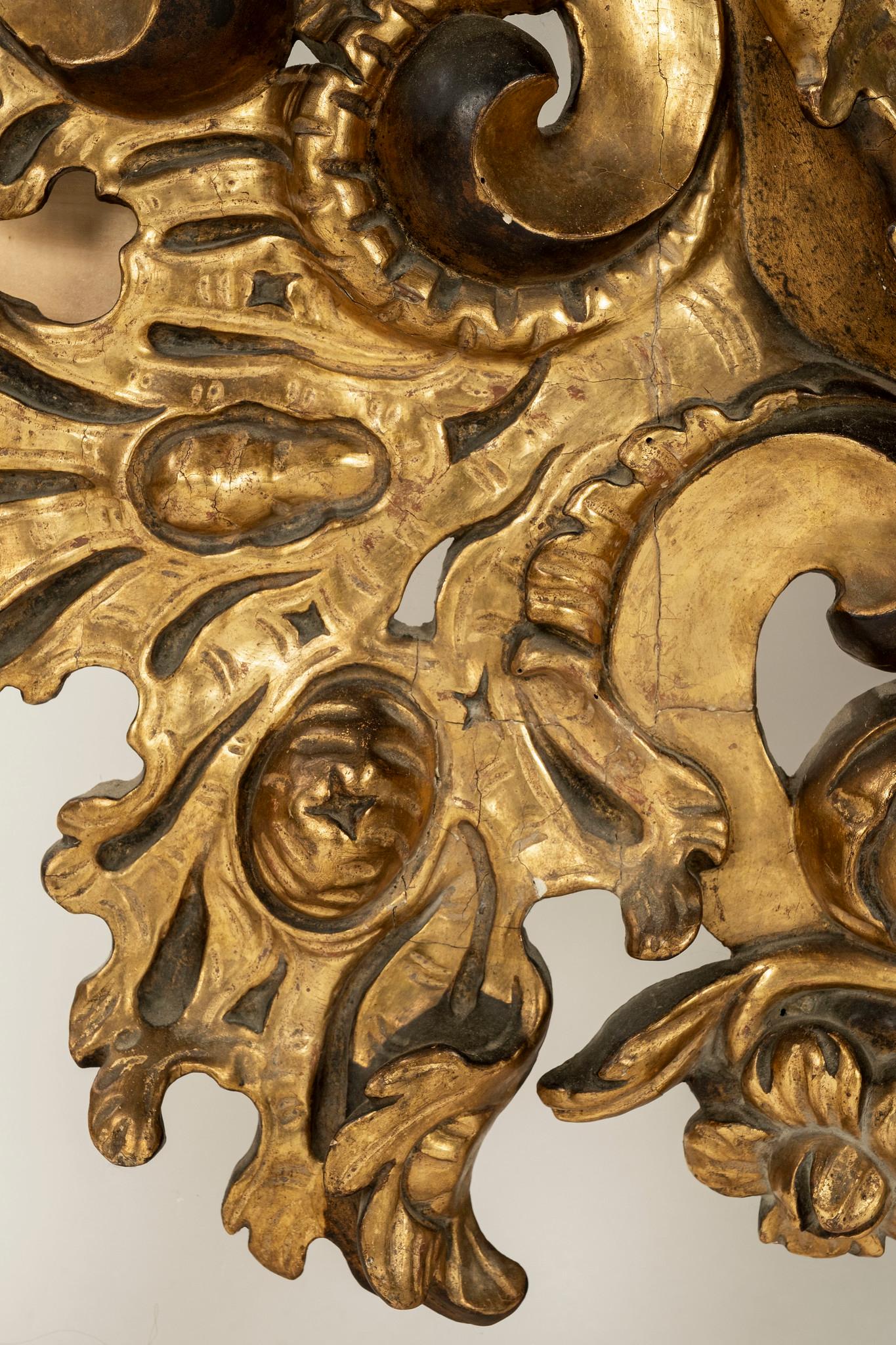 18th Century Spanish Baroque Gilt Wood Mirror For Sale 3