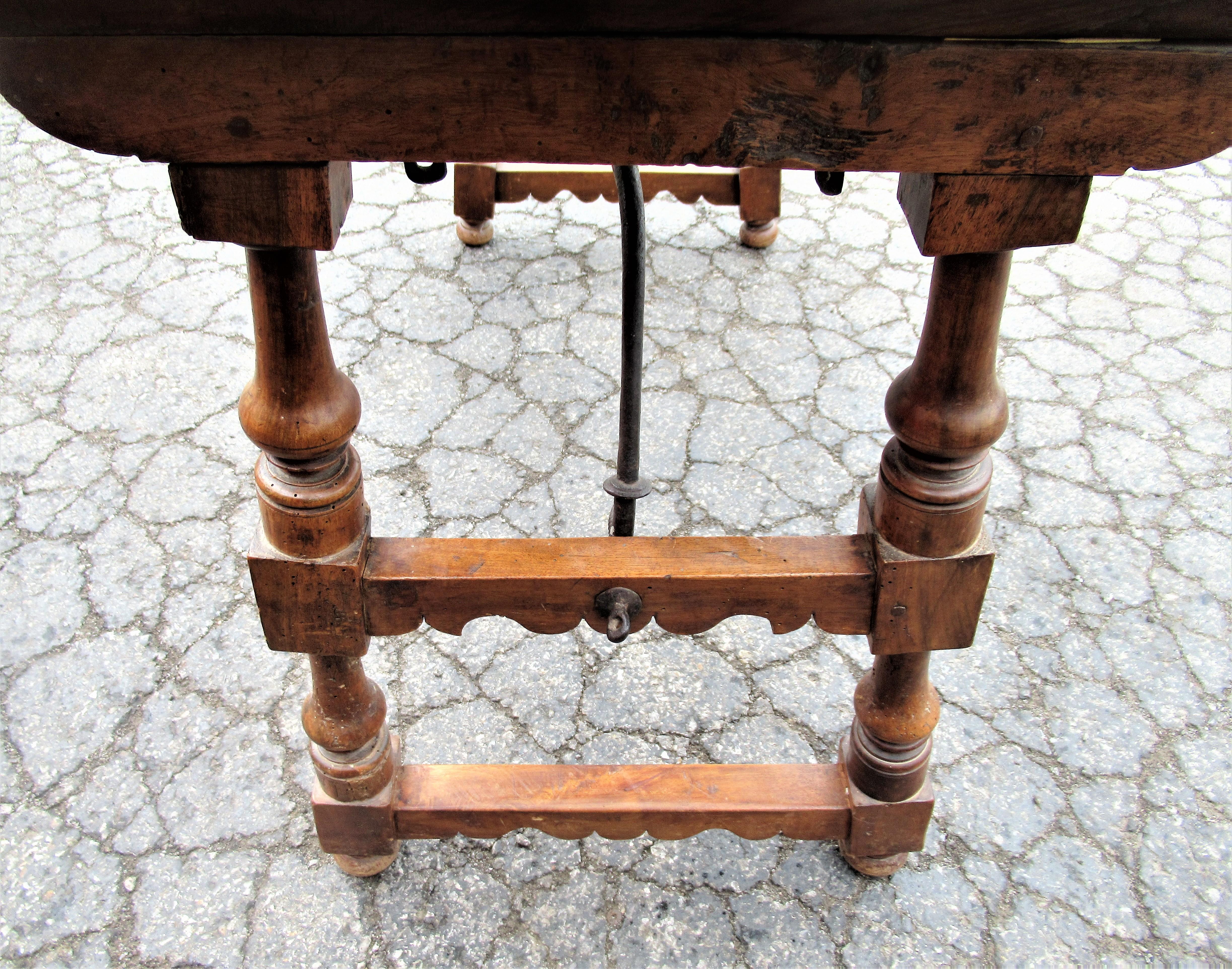Early Antique Spanish Baroque Walnut Table 3