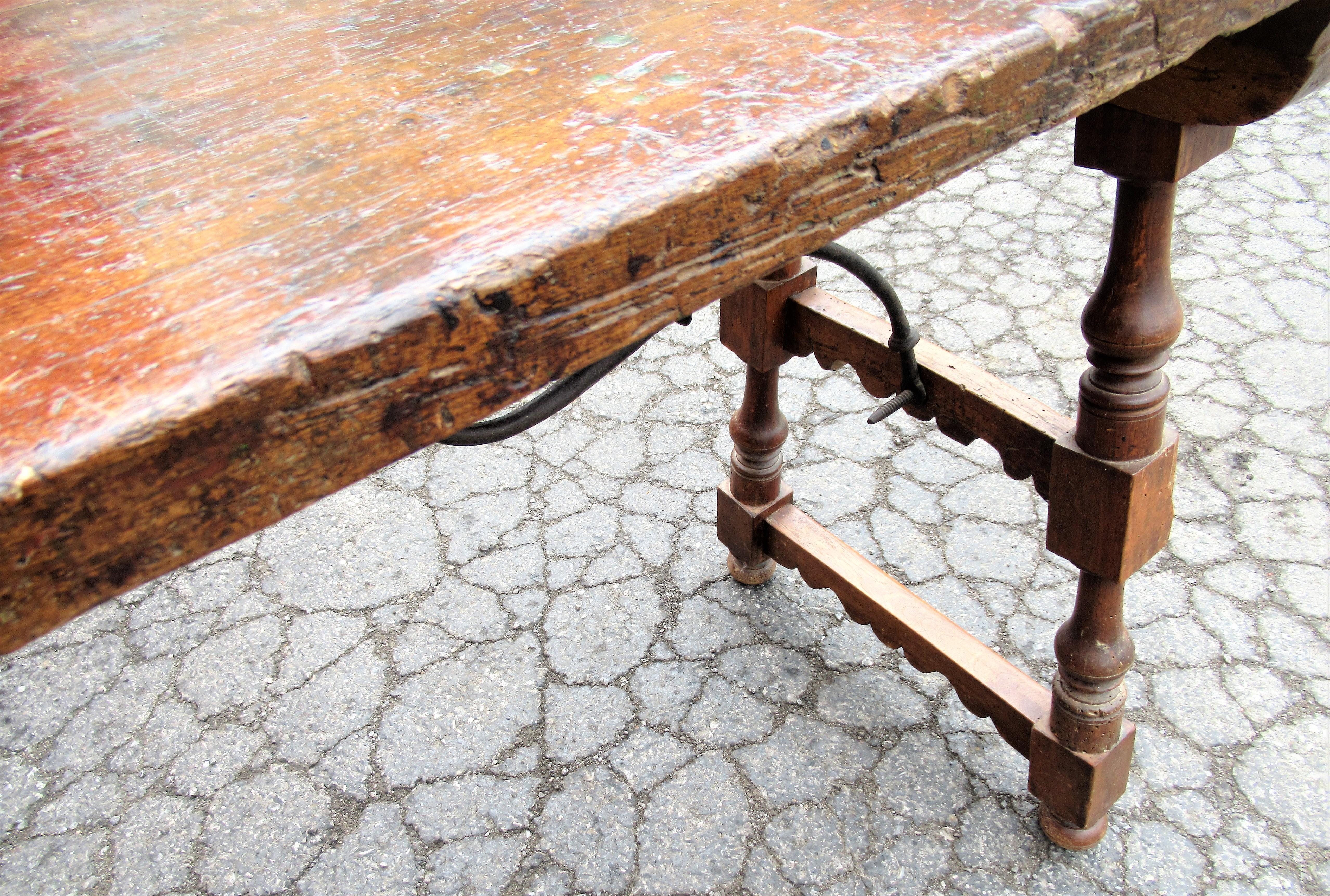 Early Antique Spanish Baroque Walnut Table In Good Condition In Rochester, NY