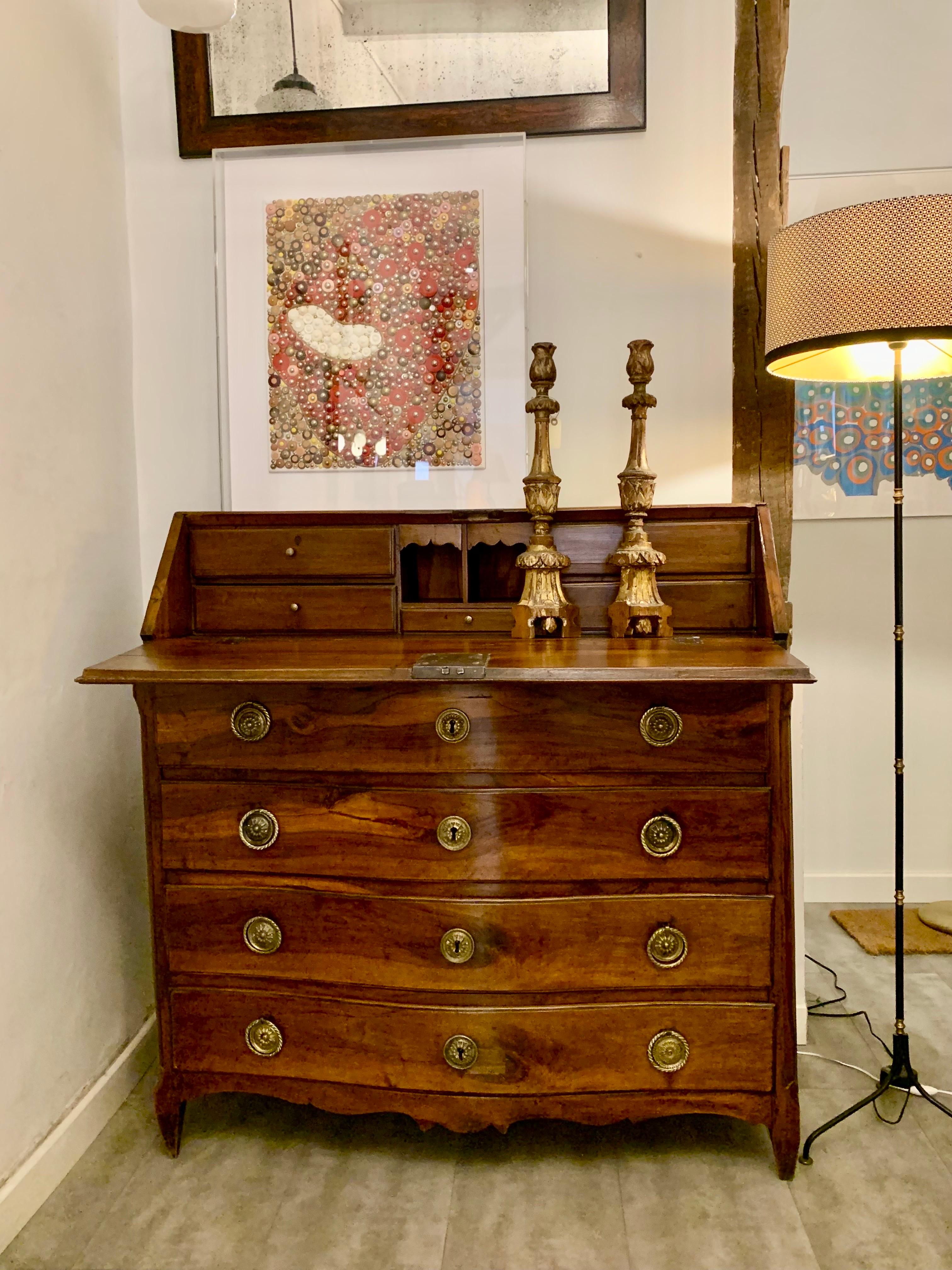18th Century Spanish Bureau Desk Walnut Wood For Sale 10