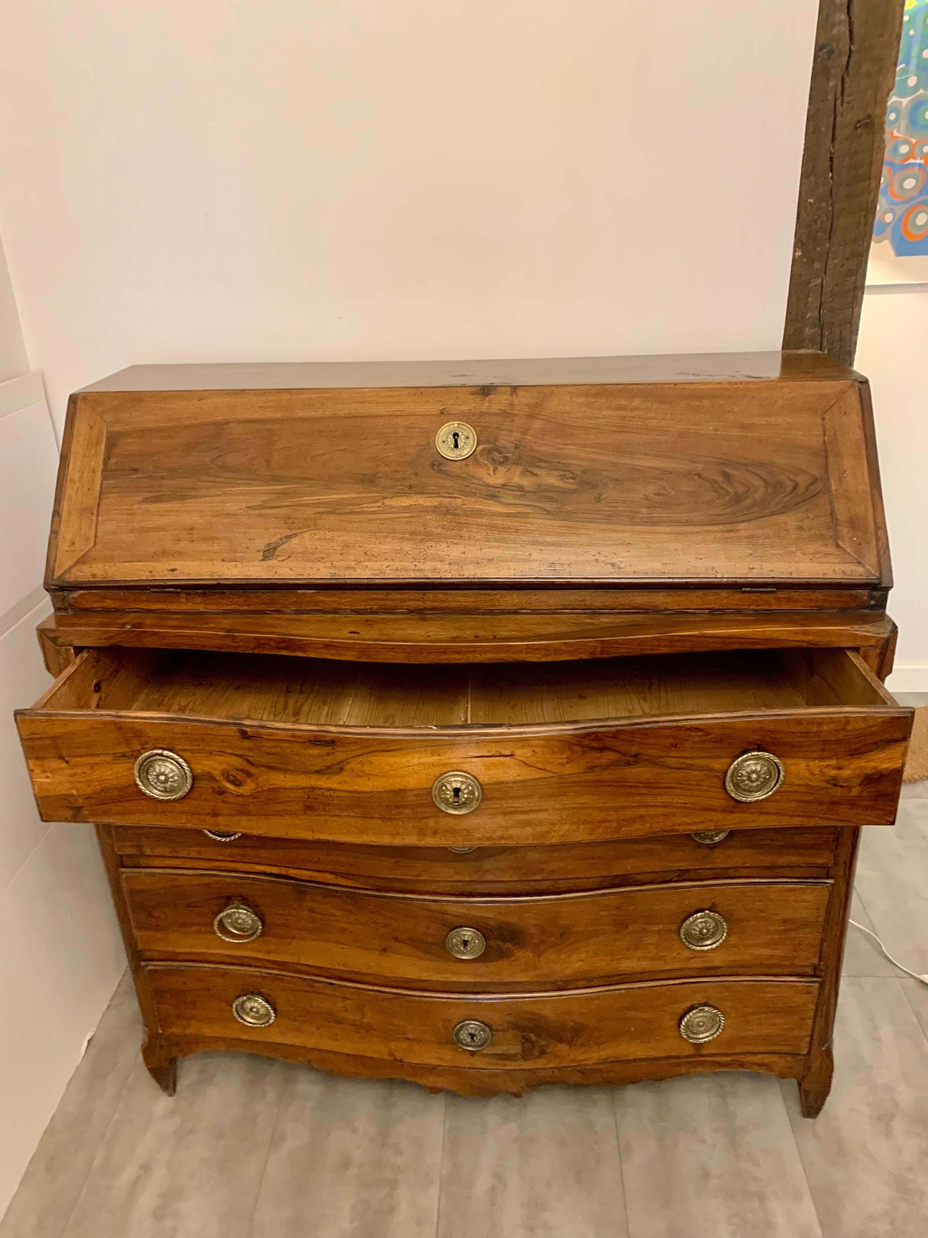 18th Century Spanish Bureau Desk Walnut Wood For Sale 3
