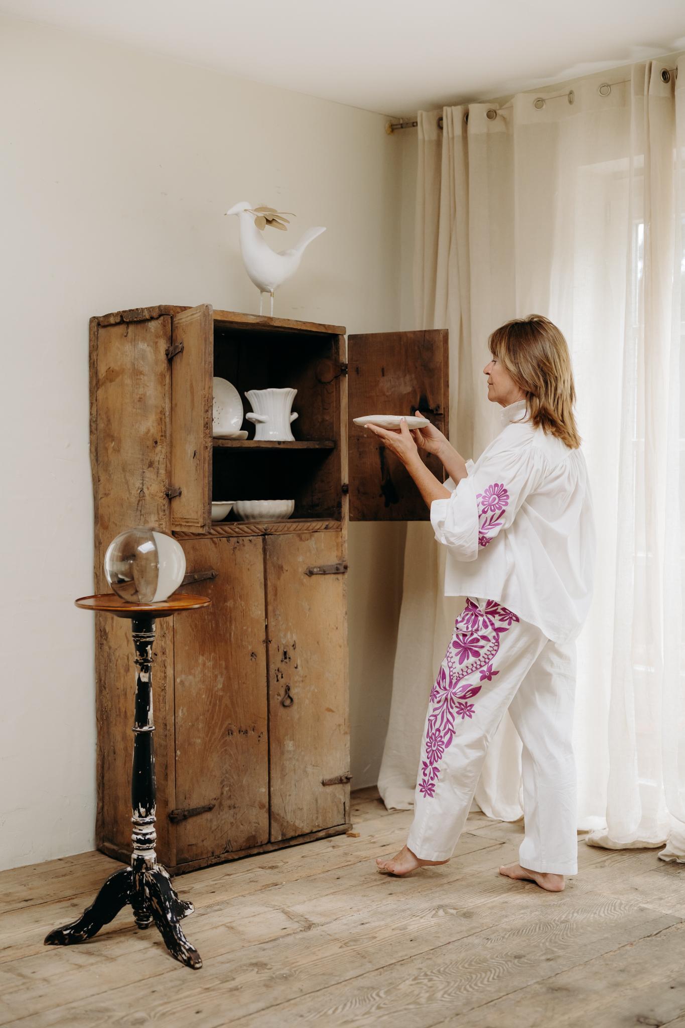 Armoire espagnole du 18e siècle en vente 8