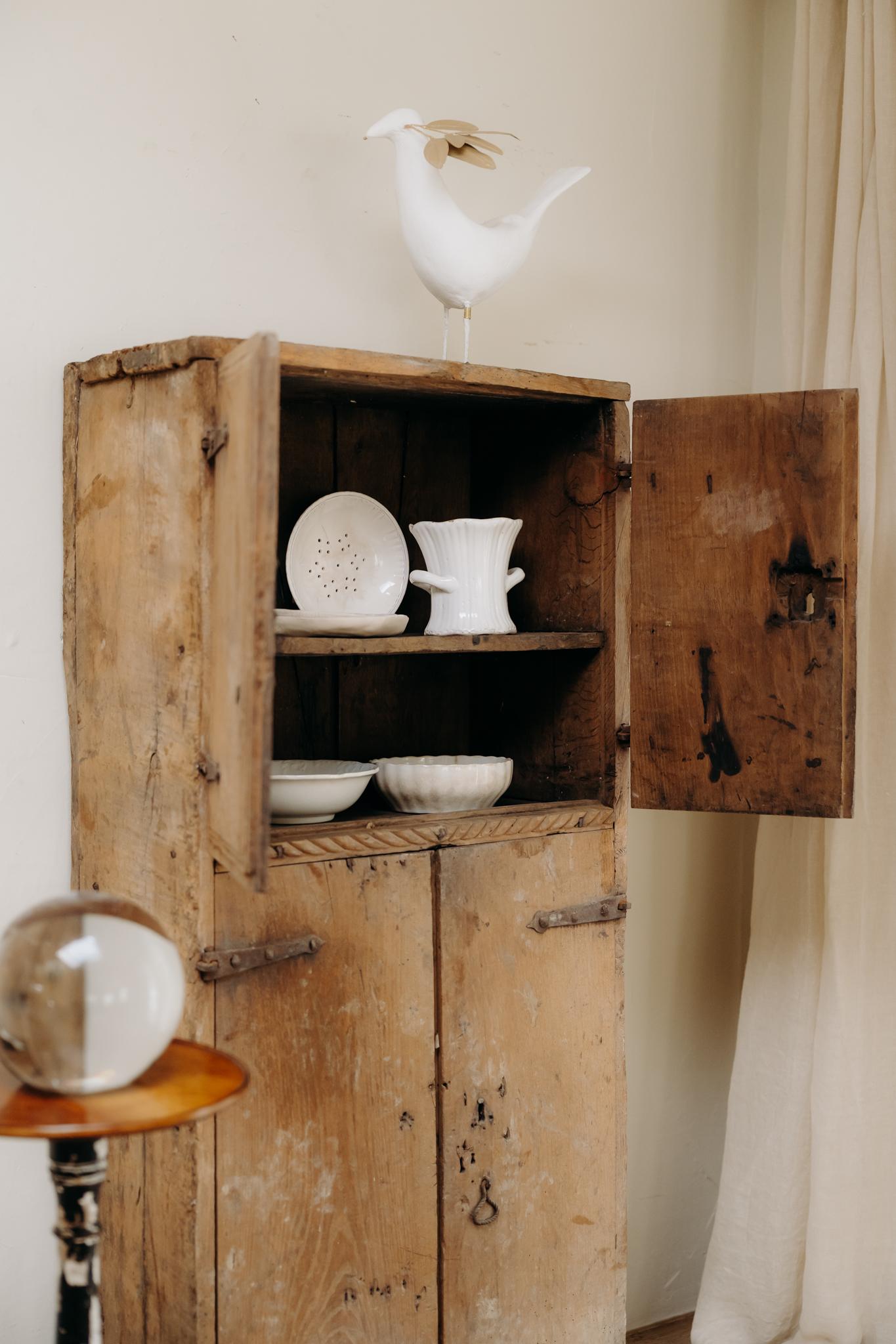 Armoire espagnole du 18e siècle en vente 11