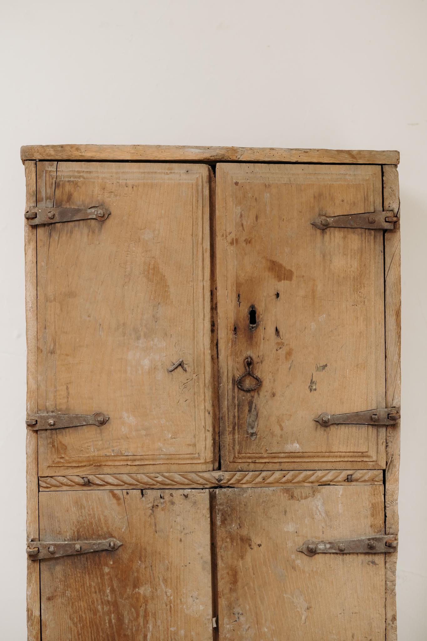 Armoire espagnole du 18e siècle Bon état - En vente à Brecht, BE