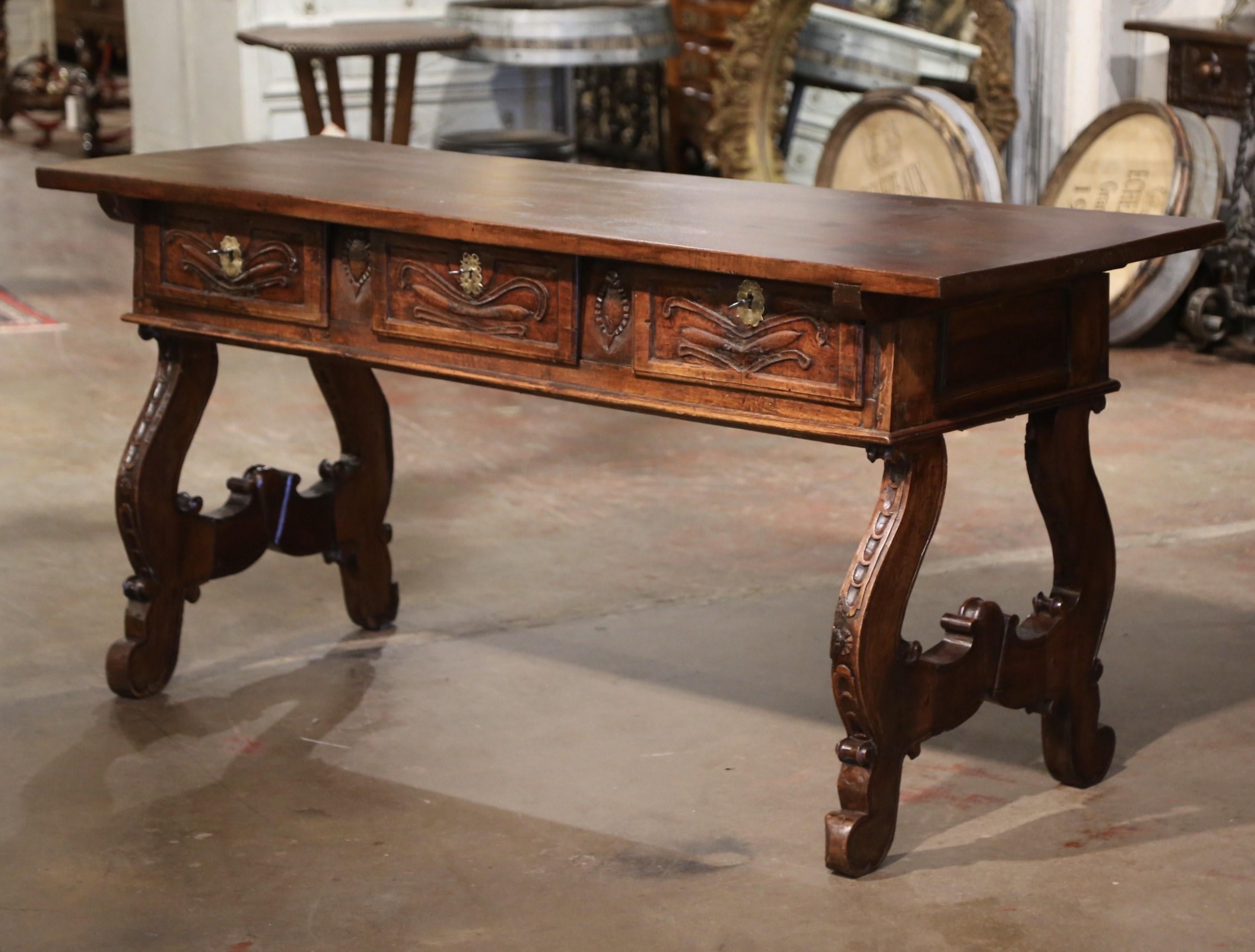 18th Century Spanish Carved Walnut Single Plank Top Three-Drawer Console Table For Sale 1