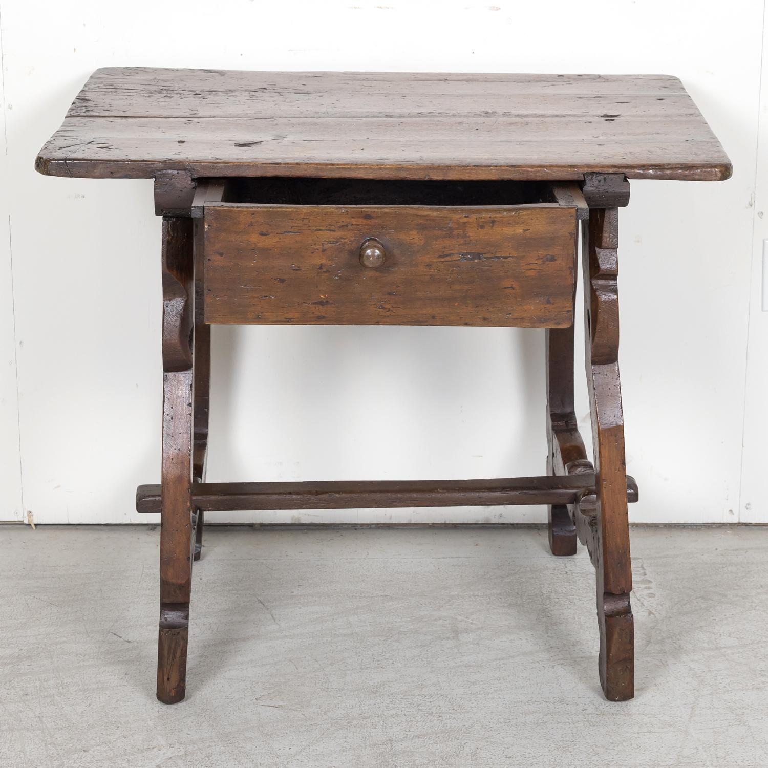 18th Century, Spanish Catalan Walnut Side Table or Desk For Sale 2