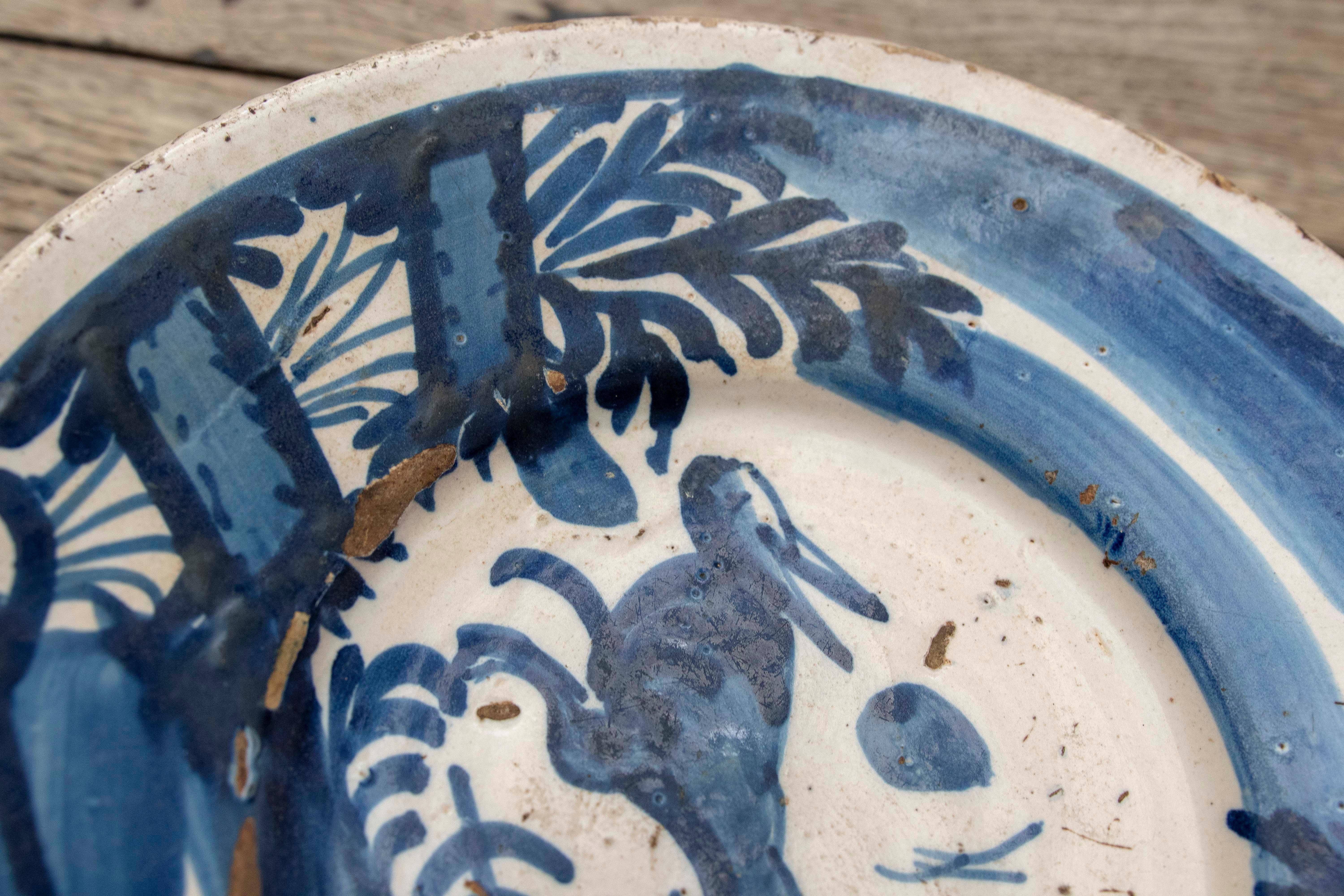 18th Century Spanish Ceramic Plate with a Country Scene For Sale 3