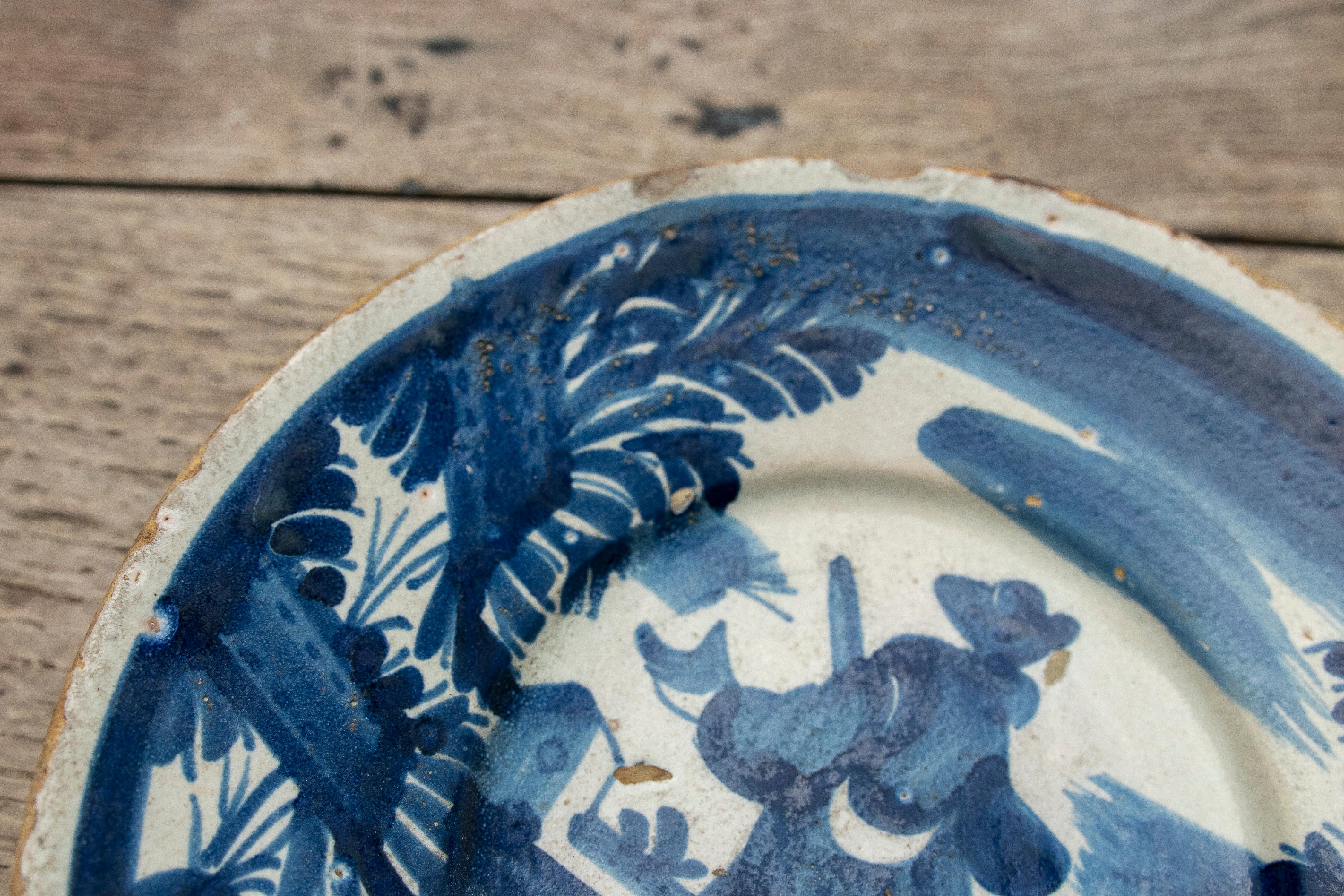 Piatto in ceramica spagnola del XVIII secolo con scena costumbrista In condizioni buone in vendita a Marbella, ES