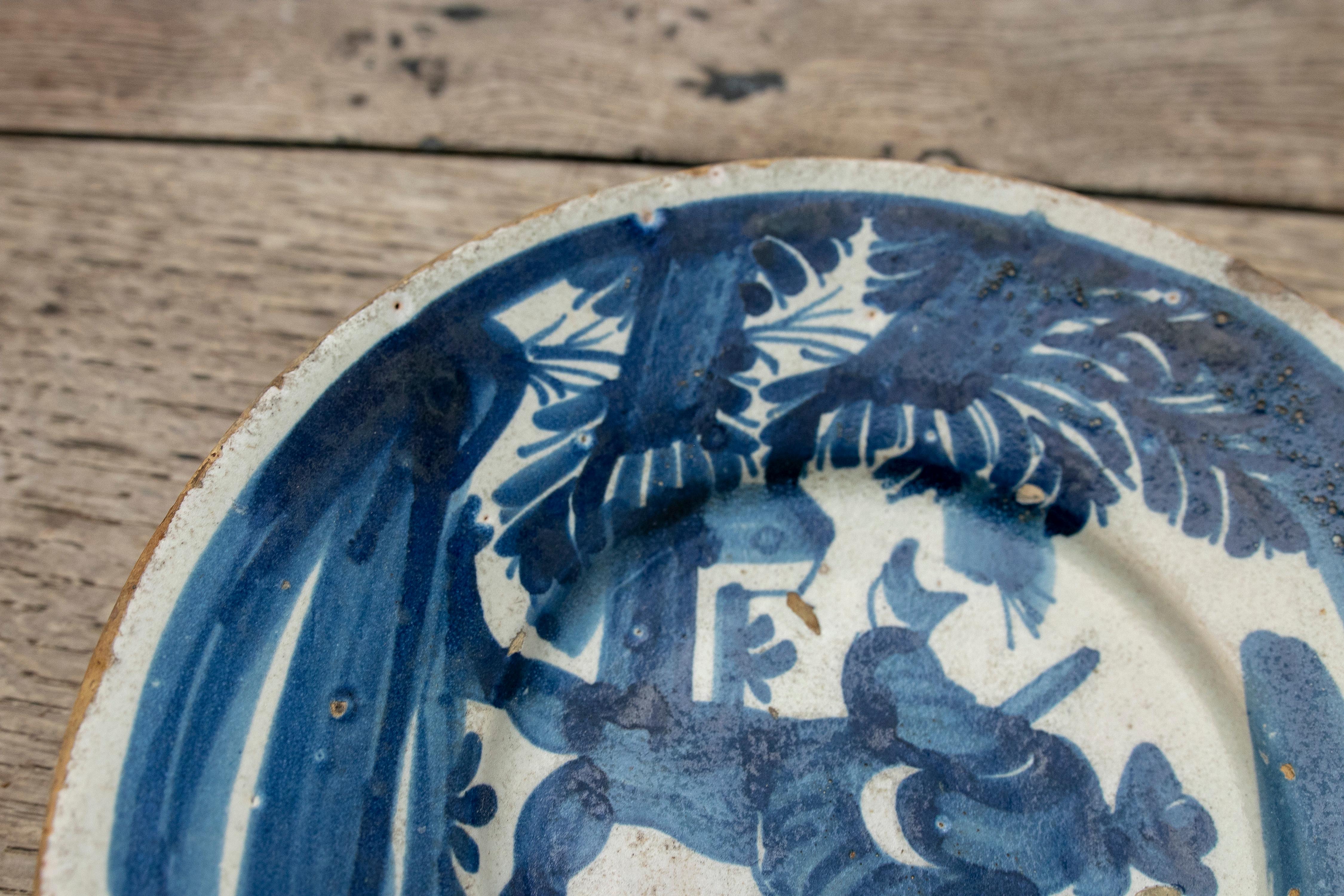Ceramica Piatto in ceramica spagnola del XVIII secolo con scena costumbrista in vendita