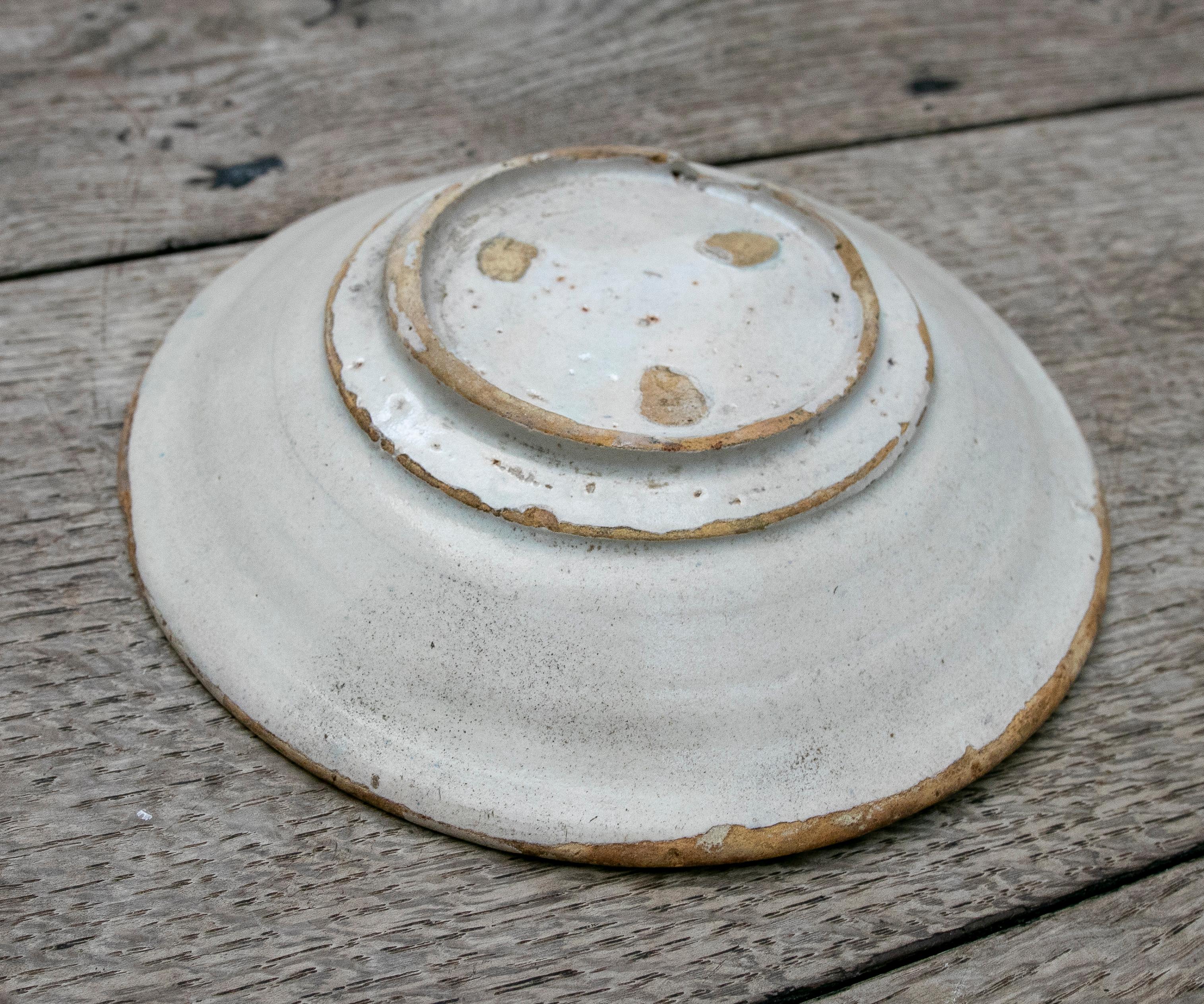 Piatto in ceramica spagnola del XVIII secolo con scena costumbrista in vendita 2