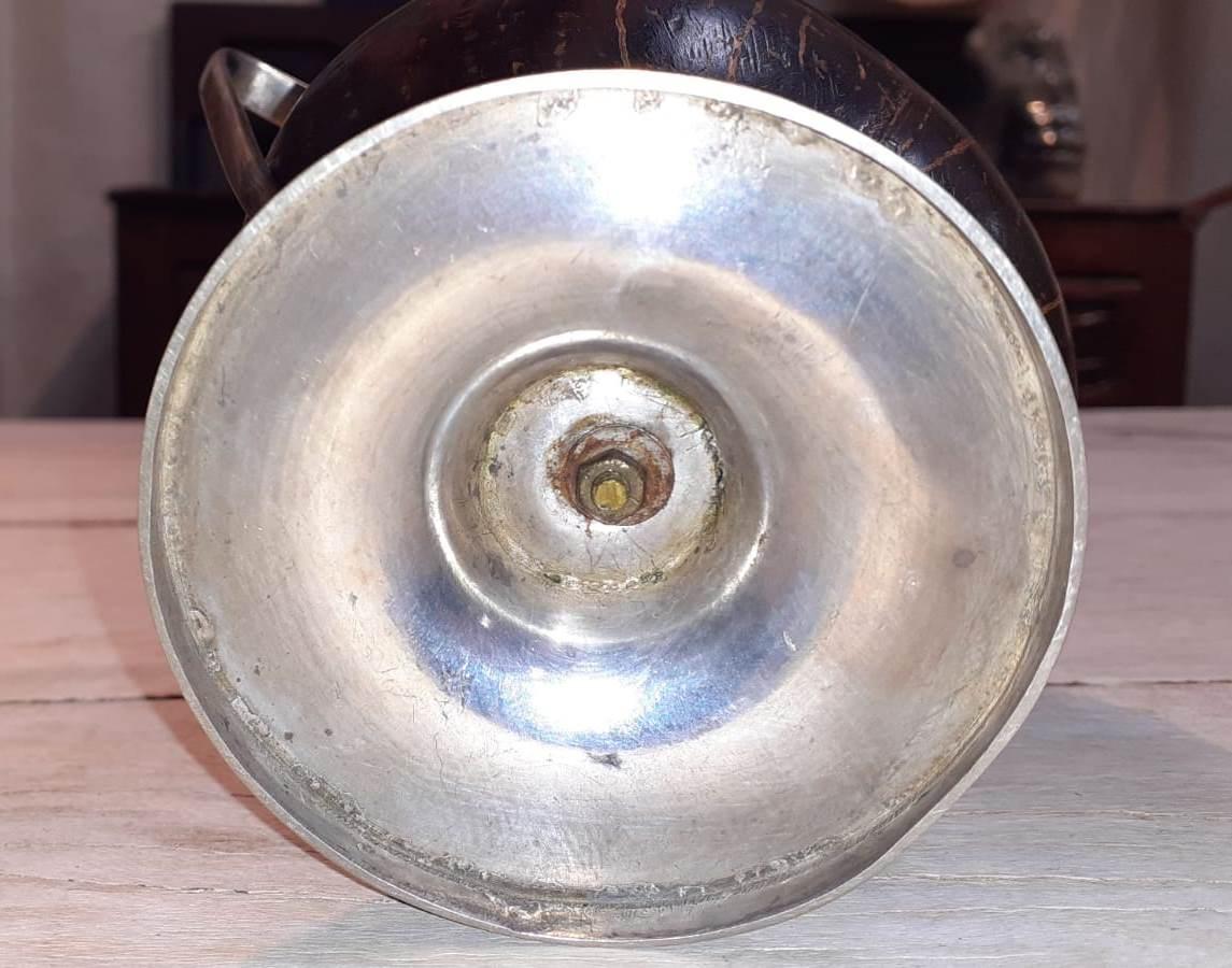 Vaso in guscio di cocco spagnolo del XVIII secolo con accessori in argento in vendita 3
