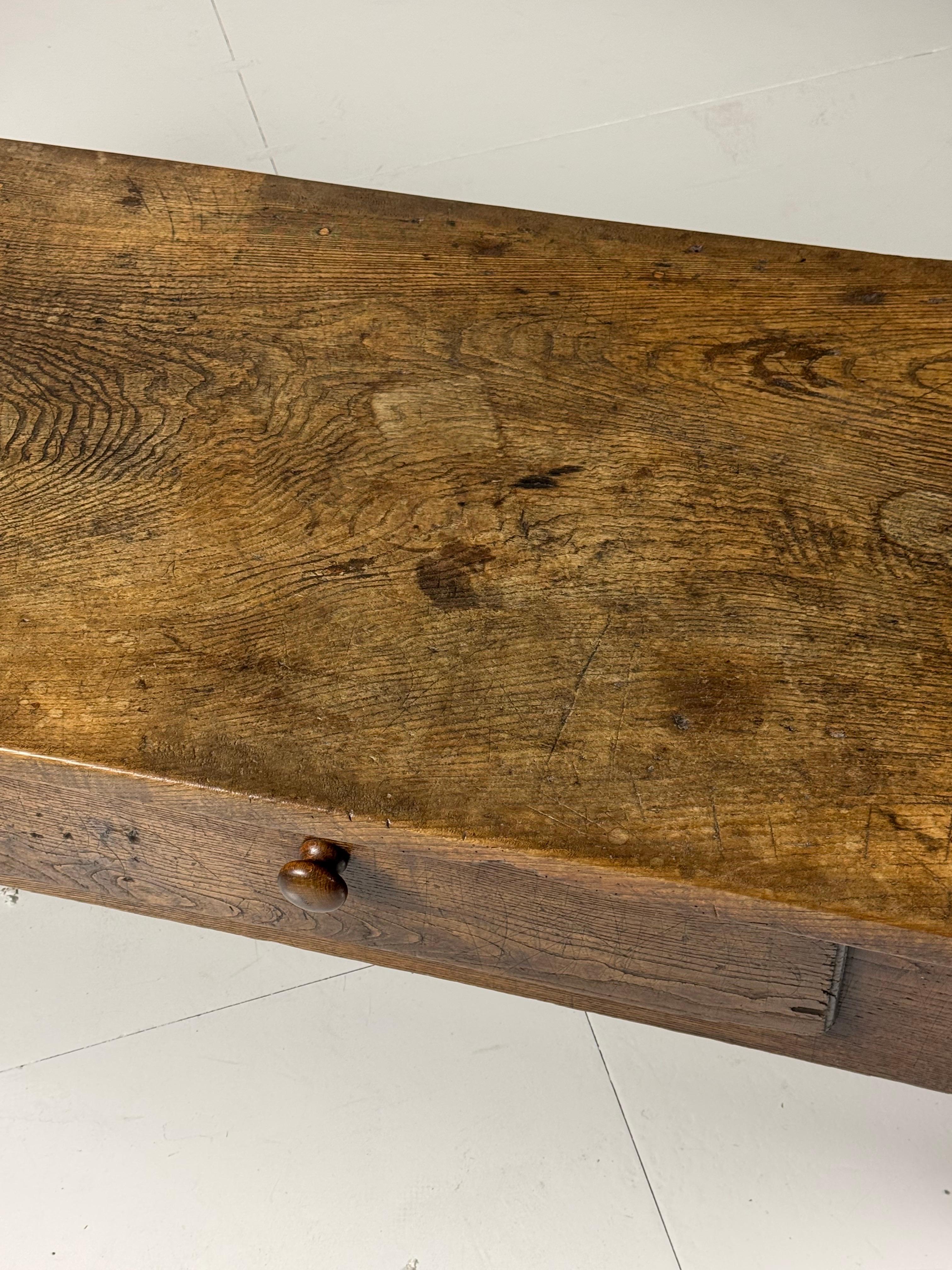 Table basse espagnole du 18e siècle en vente 5
