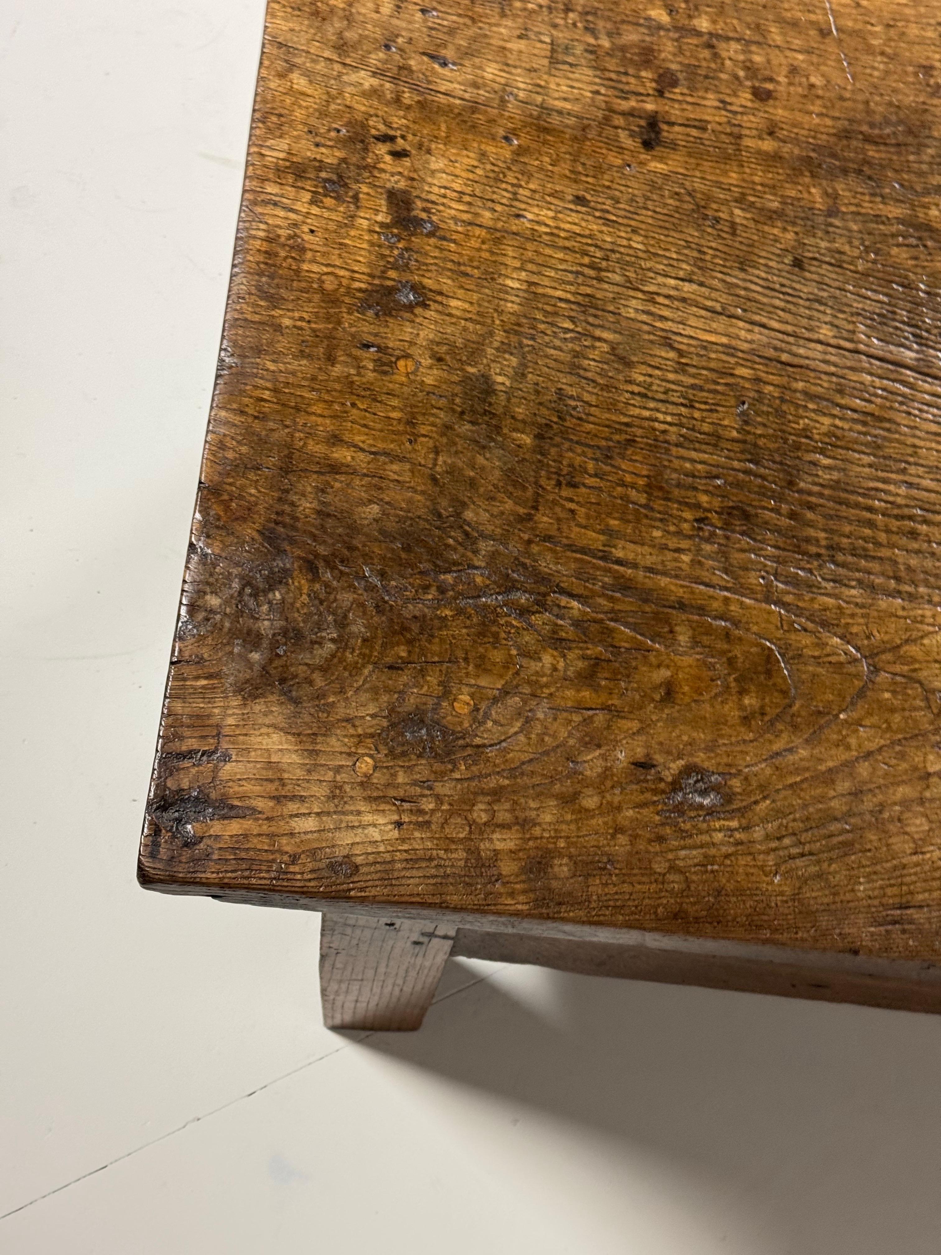 Table basse espagnole du 18e siècle Bon état - En vente à MILL, NL