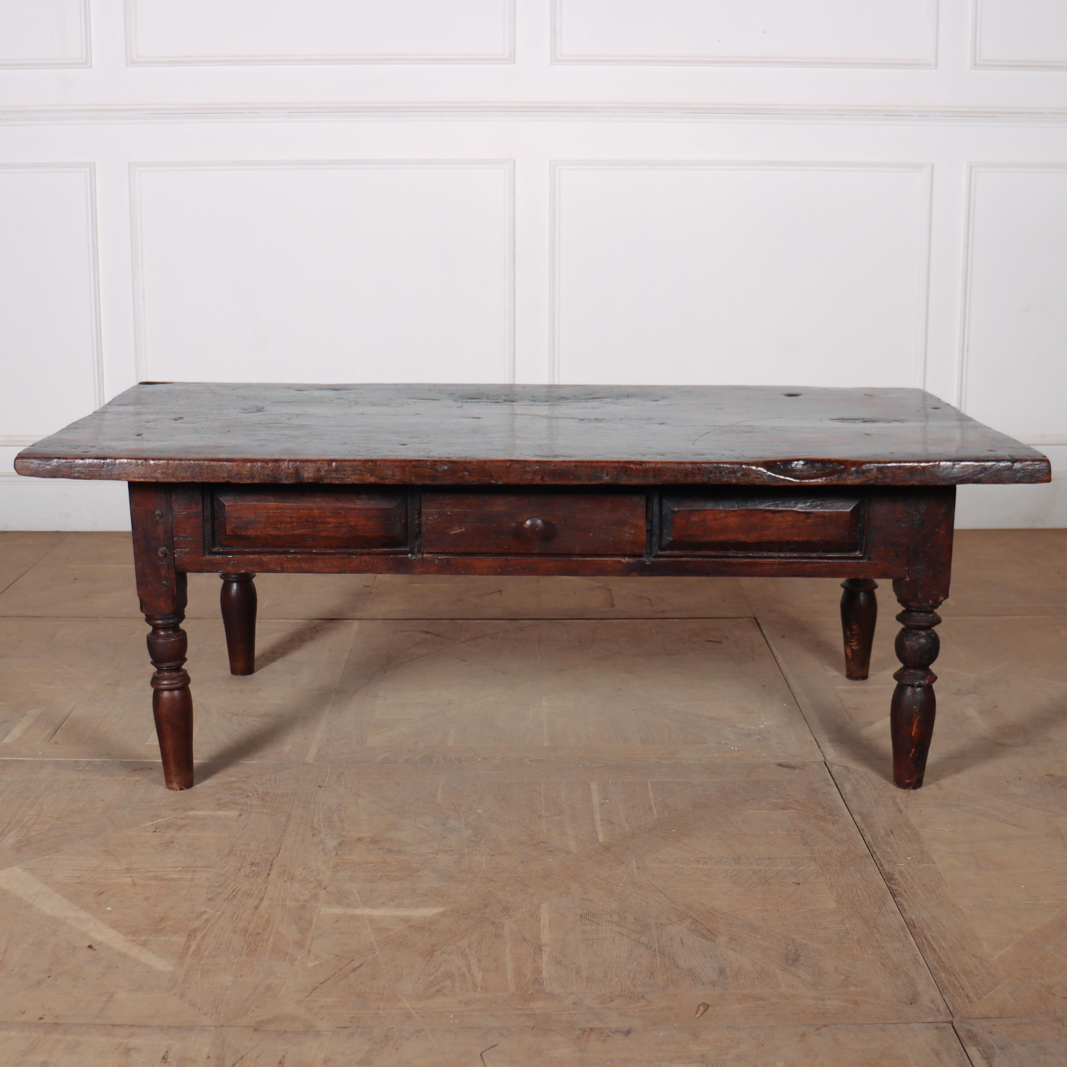 18th Century Spanish Coffee Table In Good Condition For Sale In Leamington Spa, Warwickshire