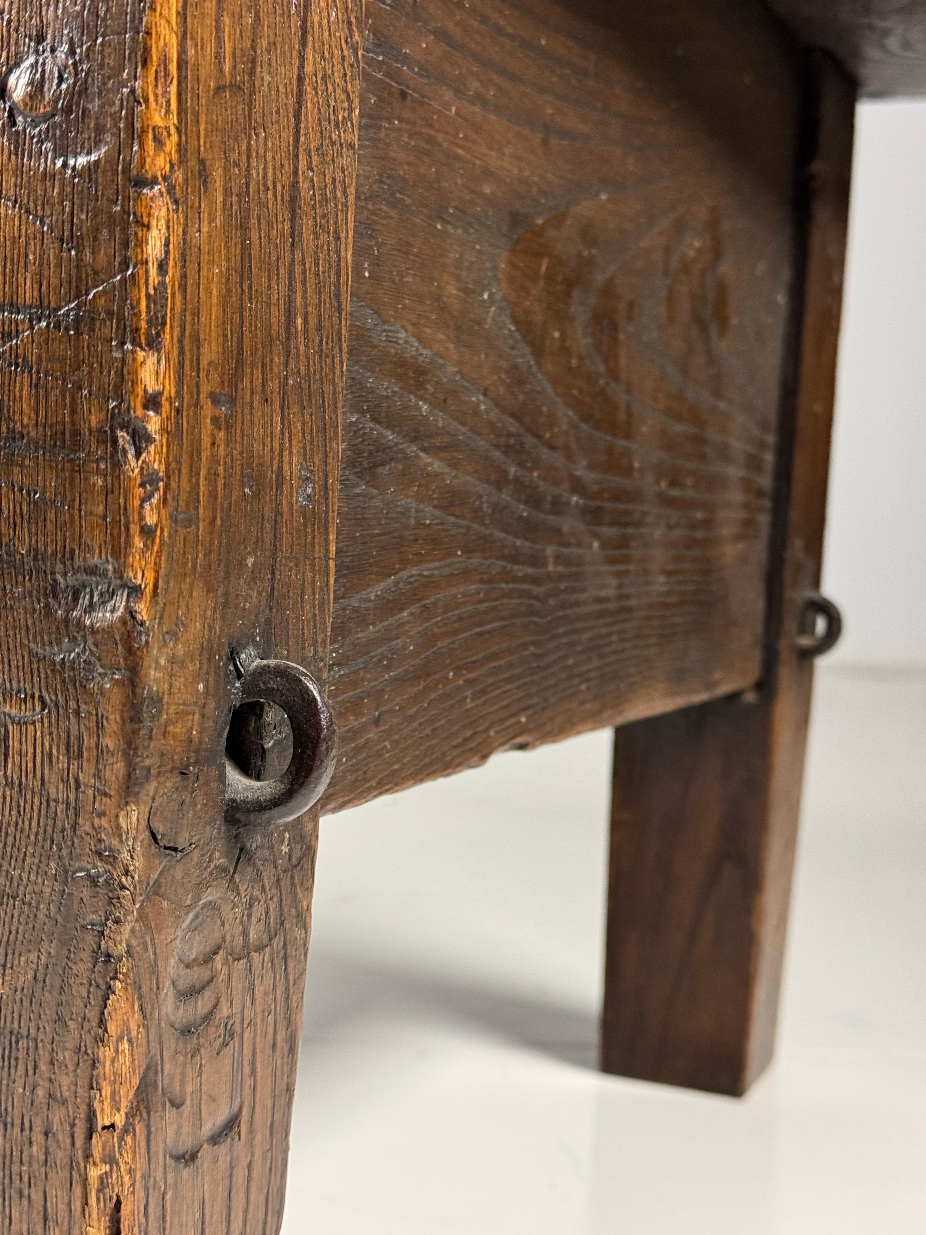 XVIIIe siècle et antérieur Table basse espagnole du 18e siècle en vente
