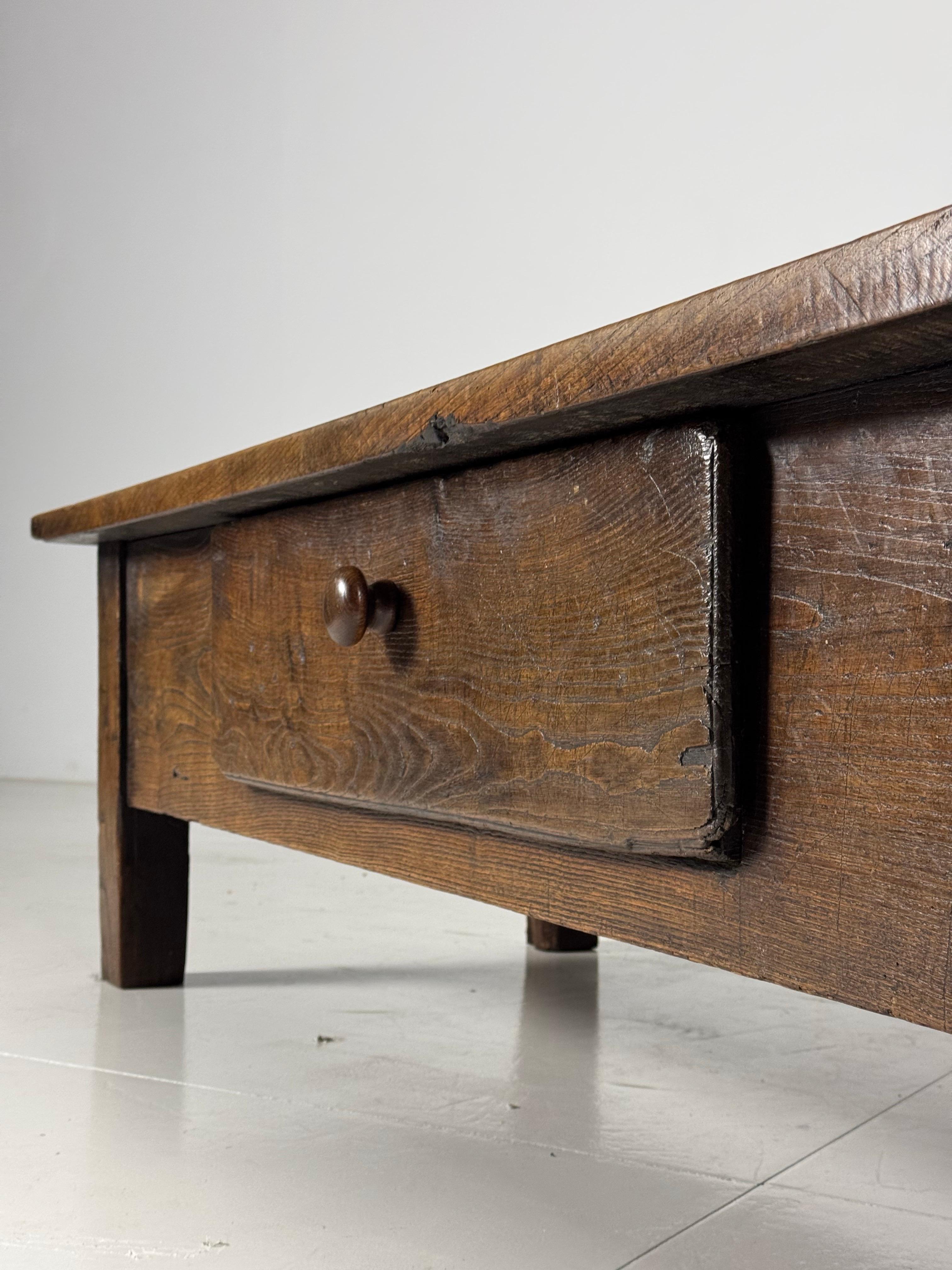 Table basse espagnole du 18e siècle en vente 1