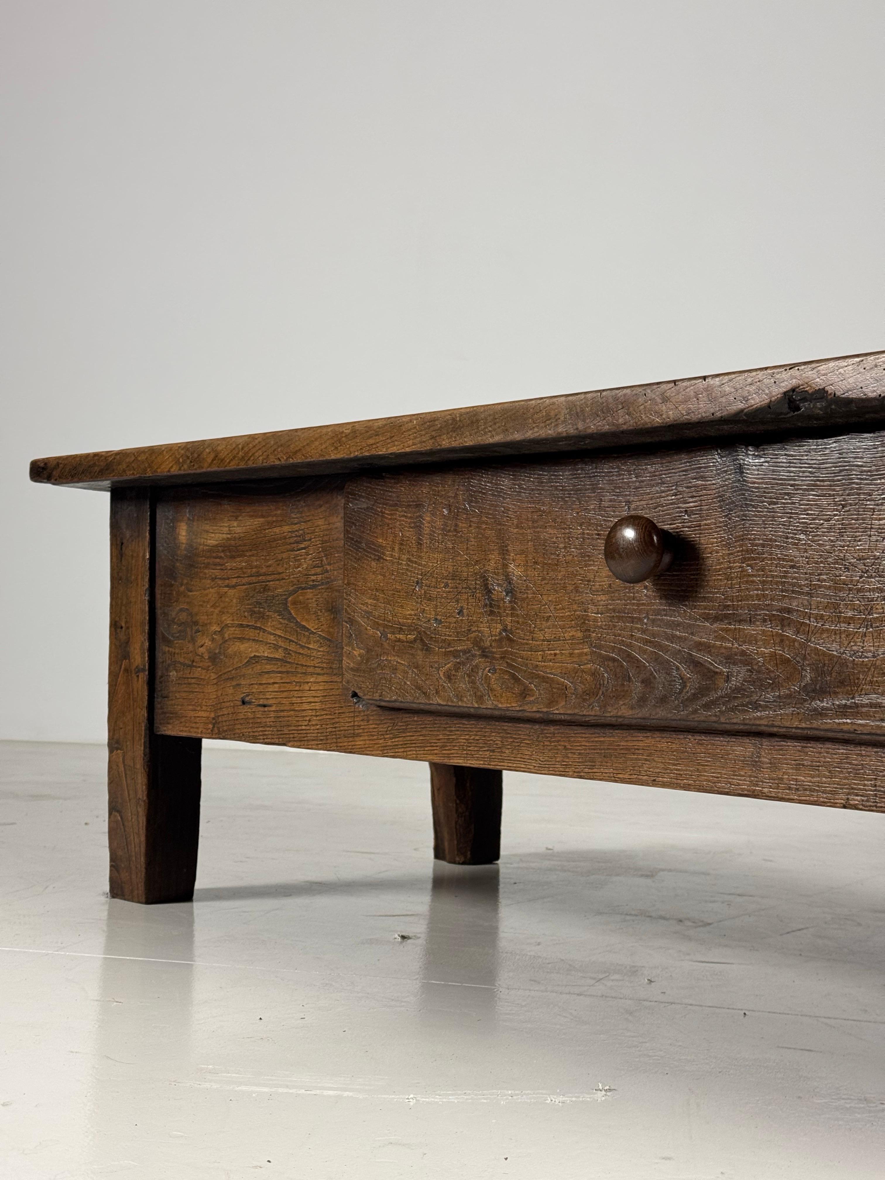 Table basse espagnole du 18e siècle en vente 2