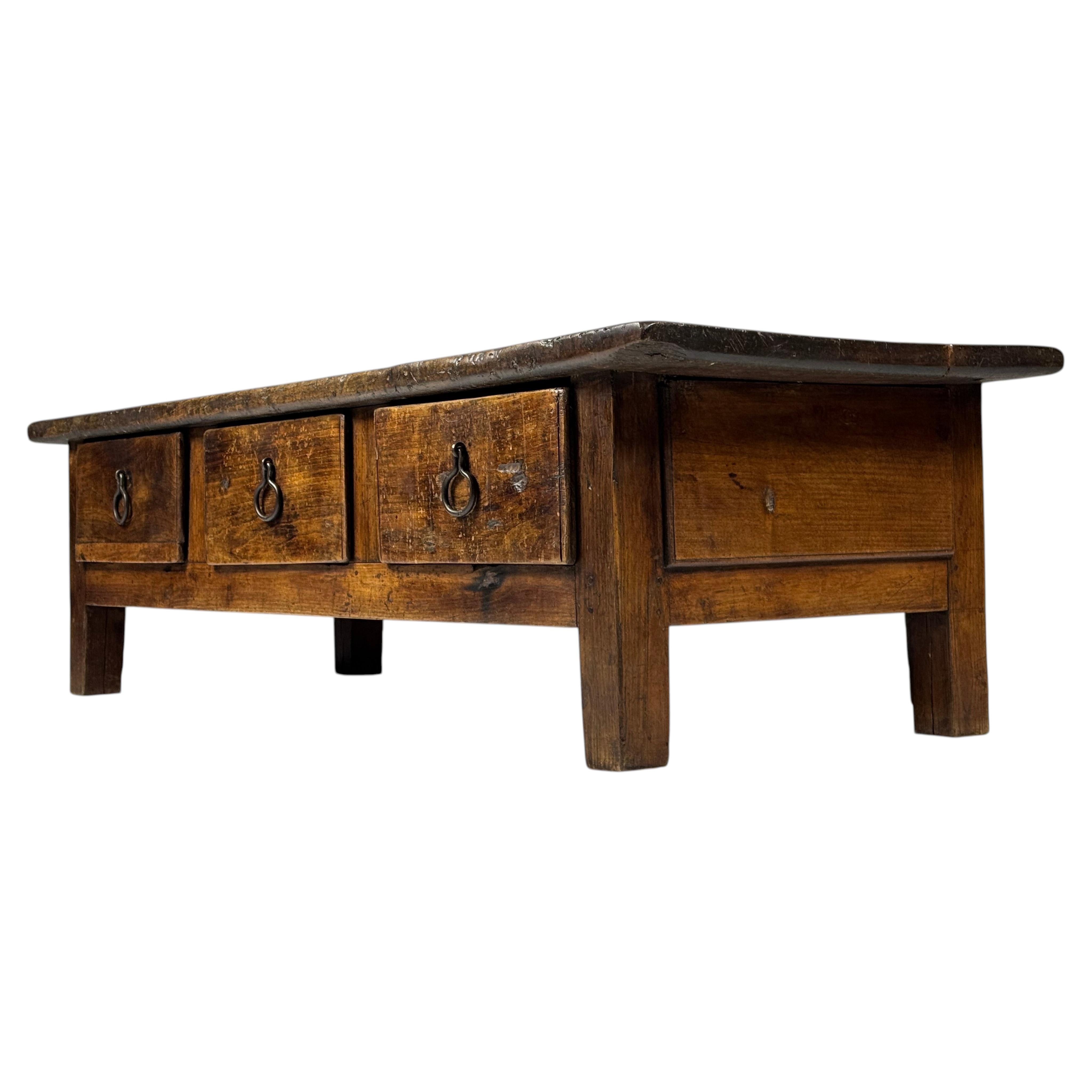 18th-century Spanish coffee table