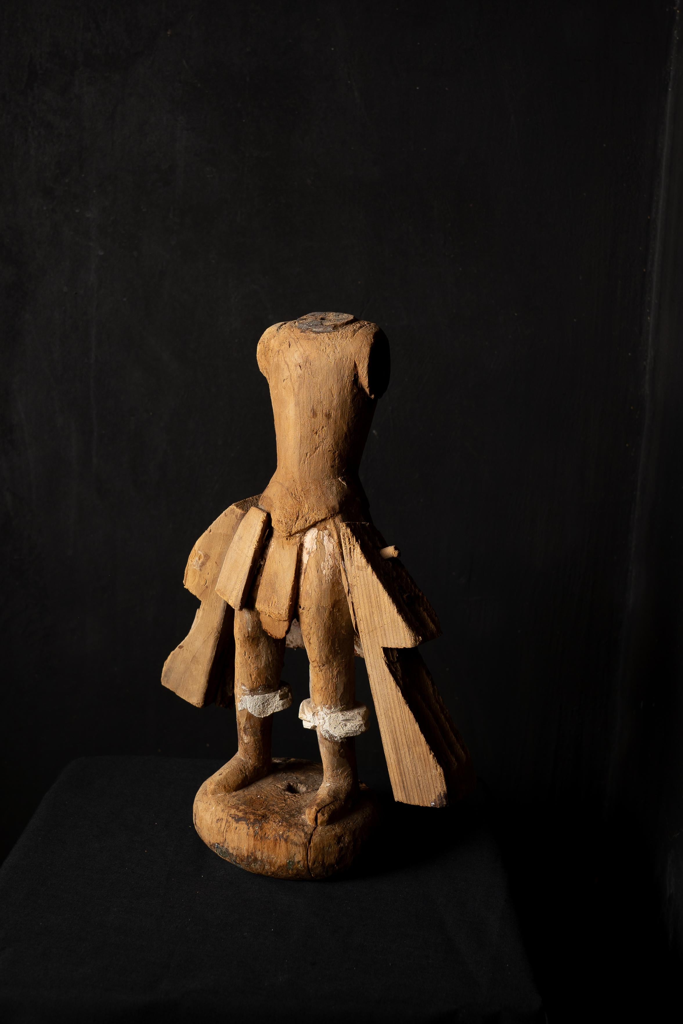 18th Century Spanish Colonial Archangel in carved sabino wood. For Sale 5