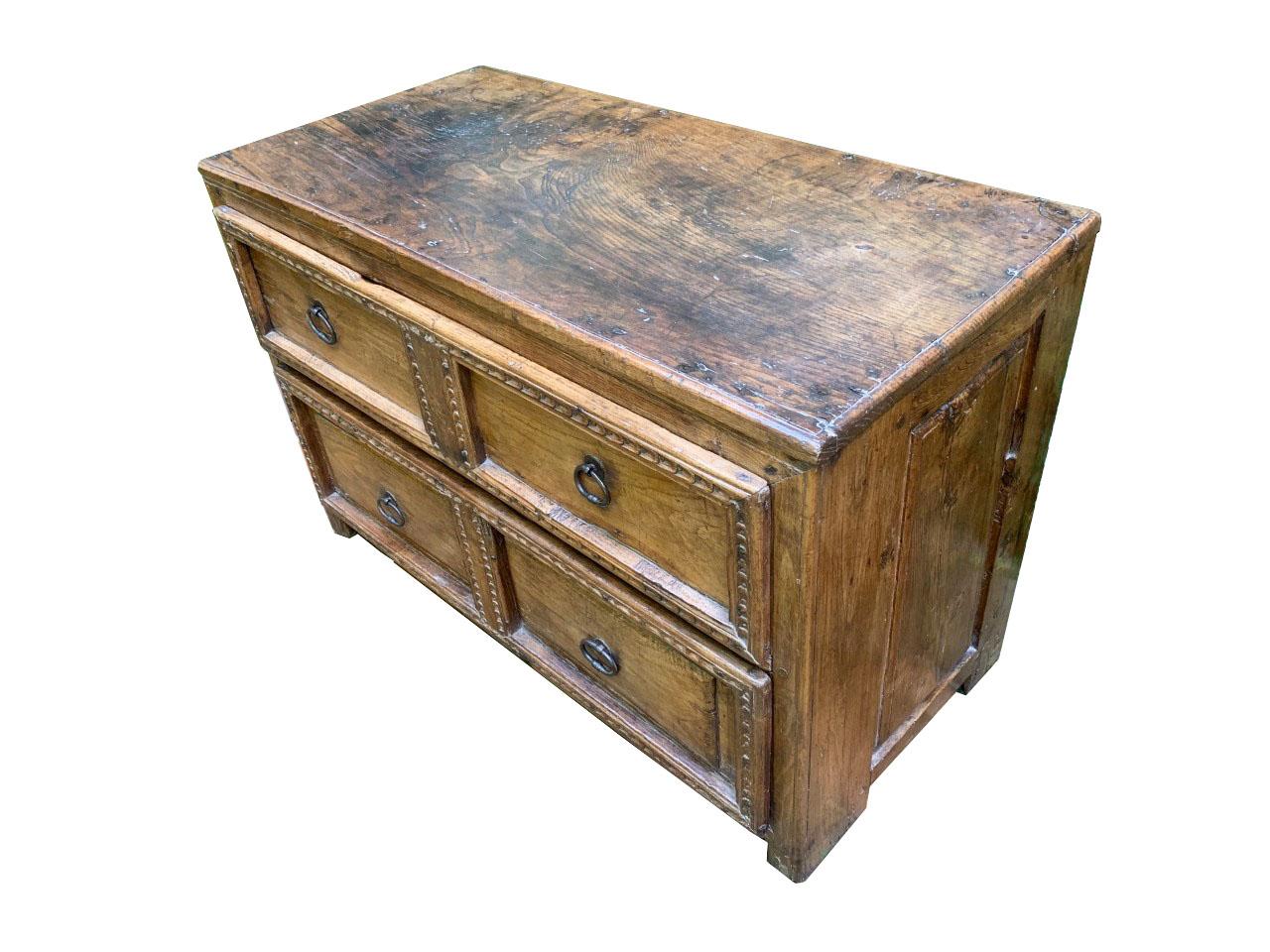 Cómoda colonial española del siglo XVIII Colonial español en venta