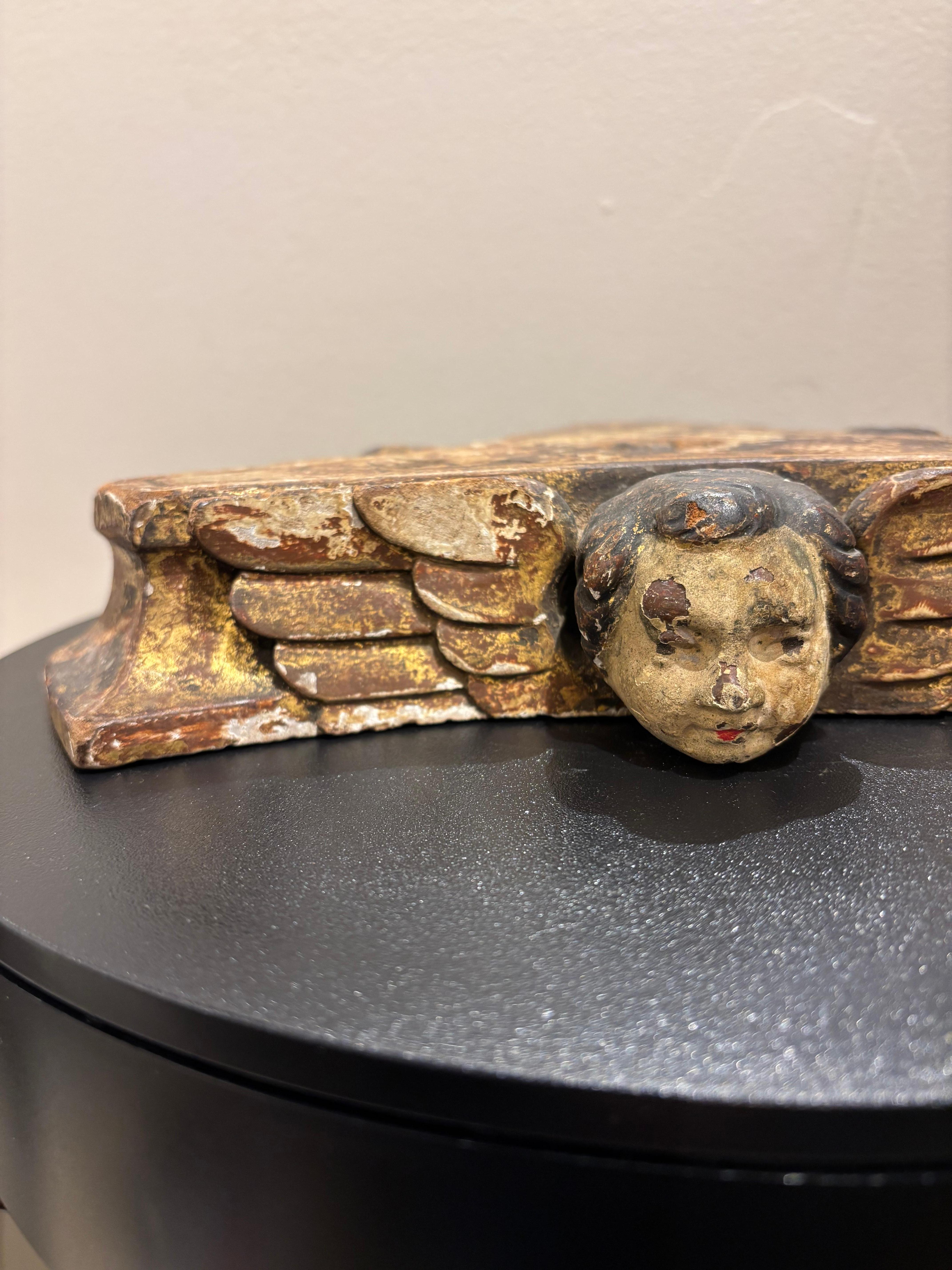 18th Century Spanish Colonial Craved Gilt Wood Winged Cherub Base For Sale 3