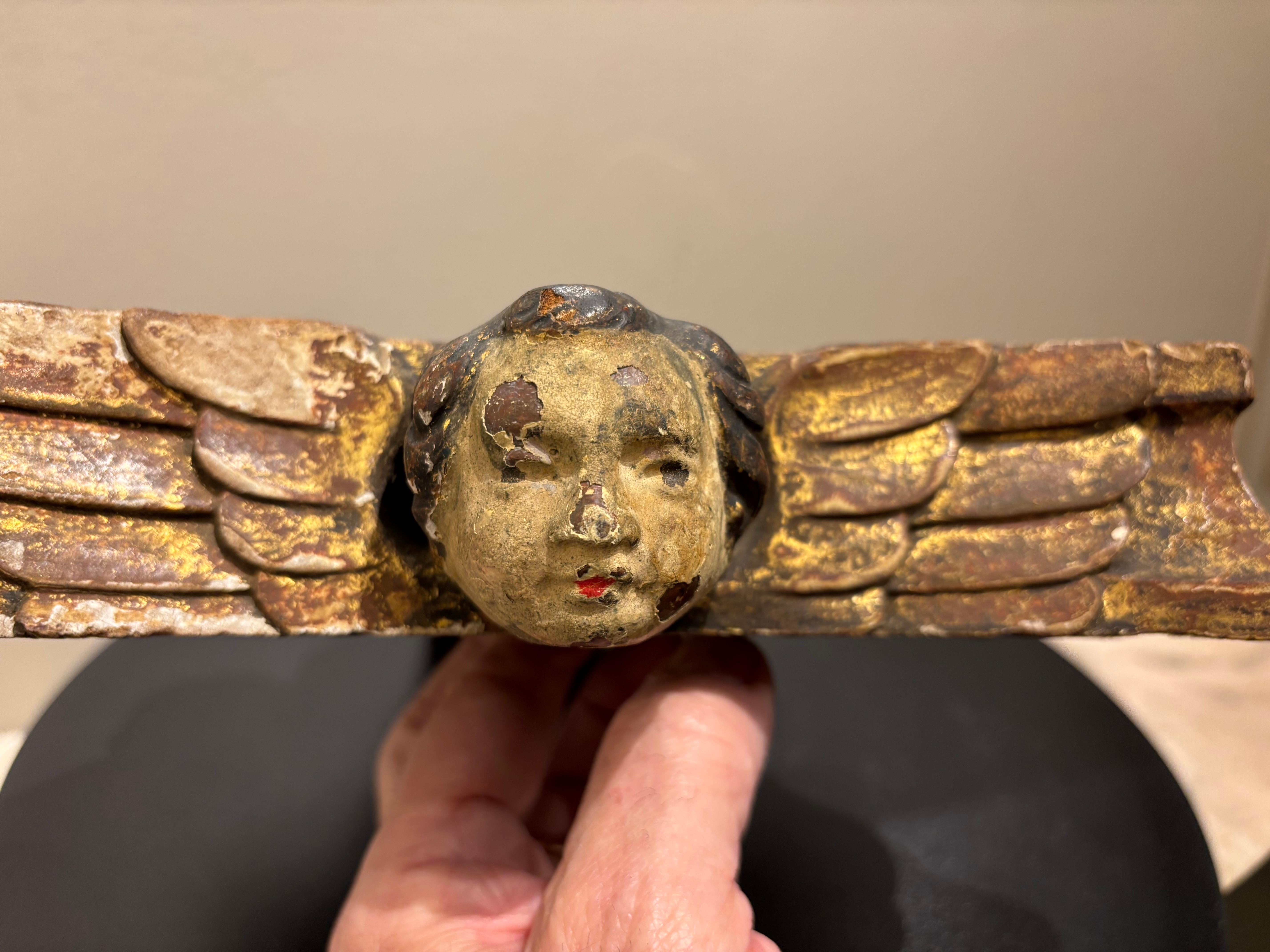 18th Century Spanish Colonial Craved Gilt Wood Winged Cherub Base In Good Condition For Sale In Stamford, CT